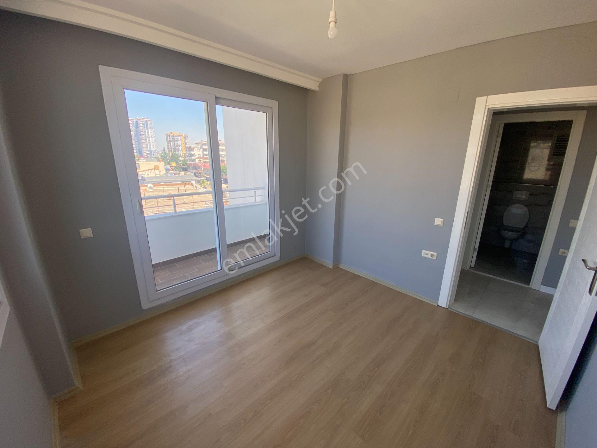Karataş Caddesinde 3+1 165 M2 Çift Banyo İskanlı Hasarsız Daire - Görsel 12