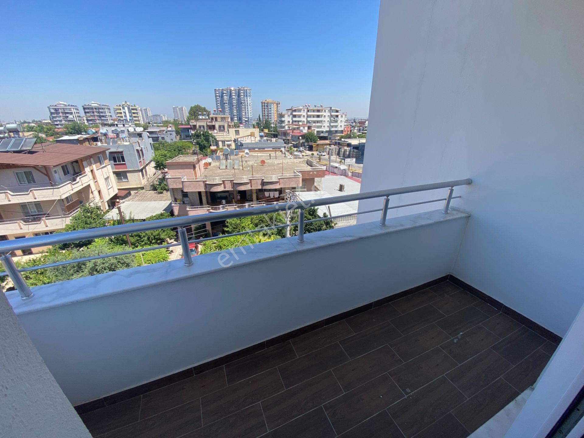 Karataş Caddesinde 3+1 165 M2 Çift Banyo İskanlı Hasarsız Daire - Görsel 13