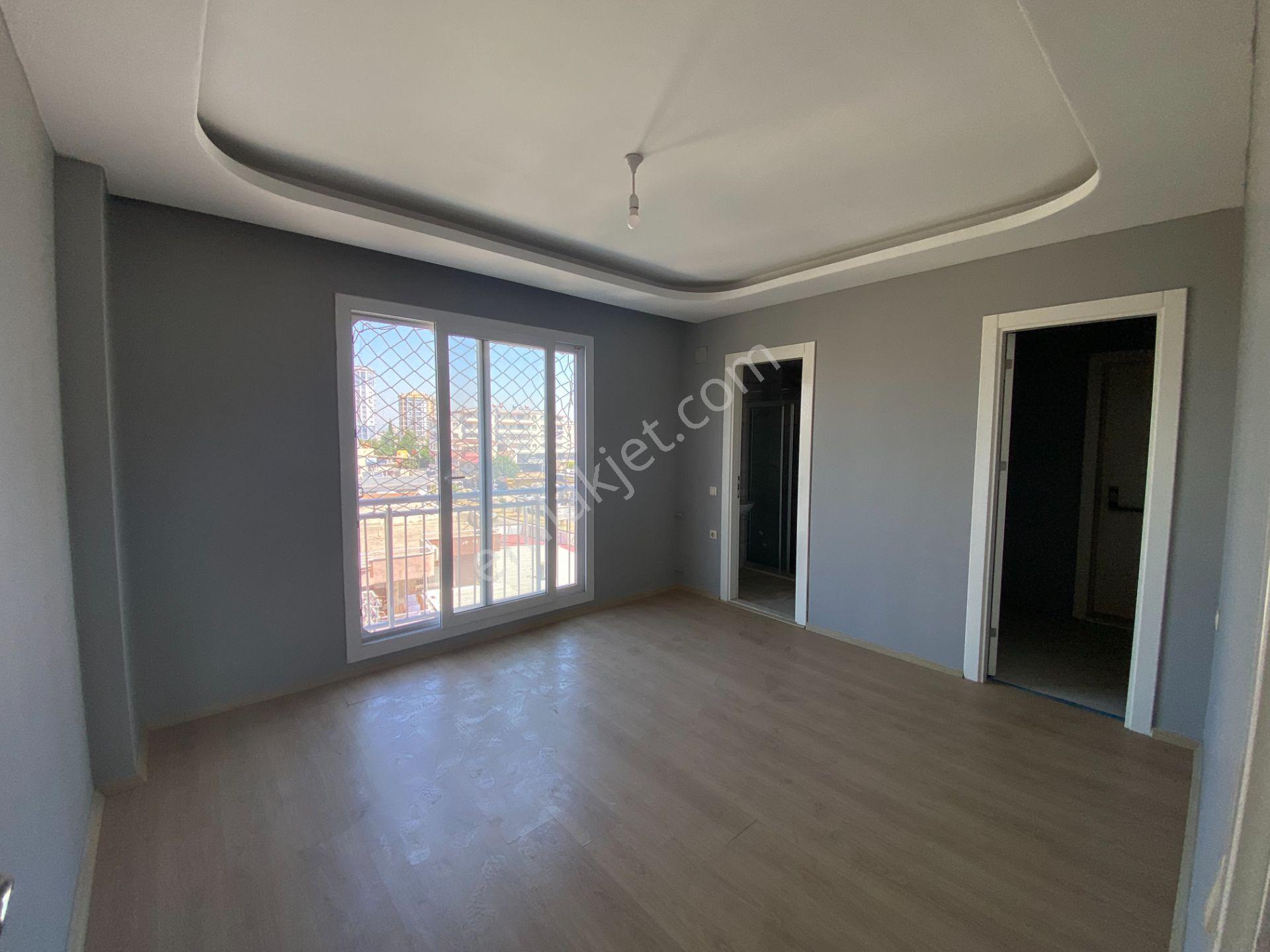 Karataş Caddesinde 3+1 165 M2 Çift Banyo İskanlı Hasarsız Daire - Görsel 16