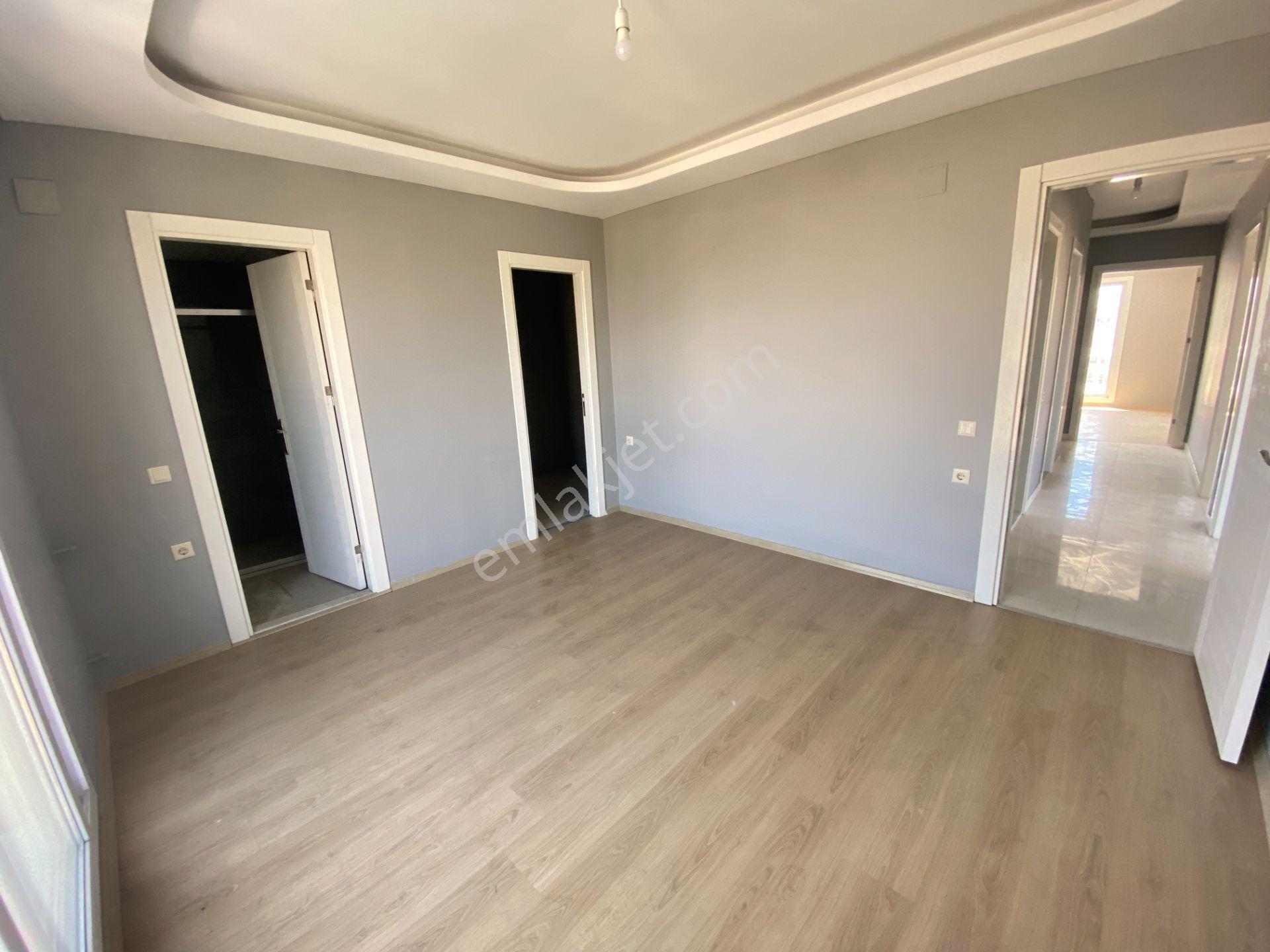 Karataş Caddesinde 3+1 165 M2 Çift Banyo İskanlı Hasarsız Daire - Görsel 17