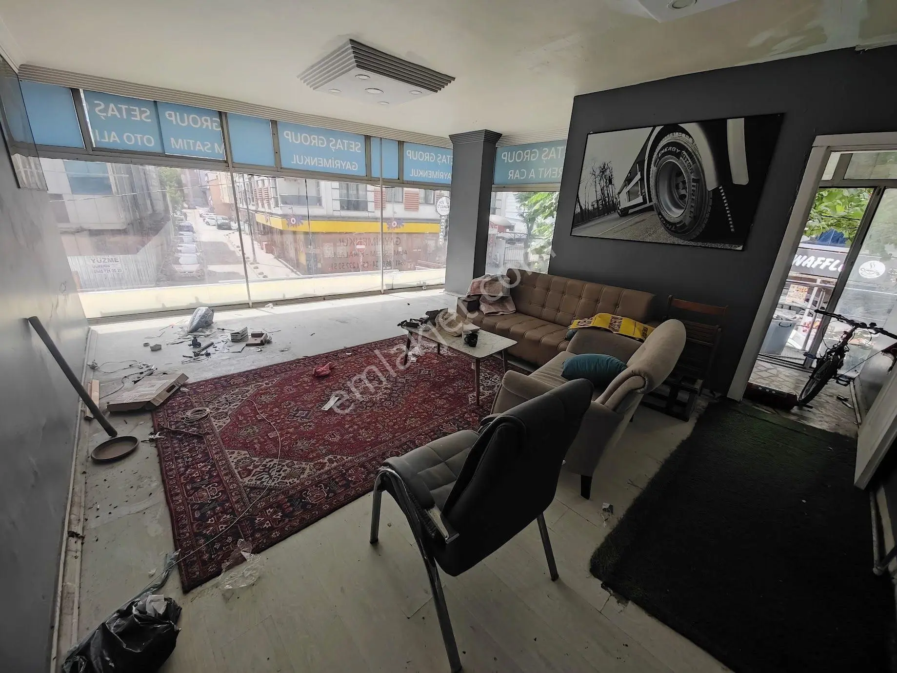 Yıldız Dan Ahmet Yesevi Caddesi Üzerinde Kiralık 4 Adet Dükkan 2 Tane 1.kat Bir Tane Kuaför Ve Bodrm - Görsel 3