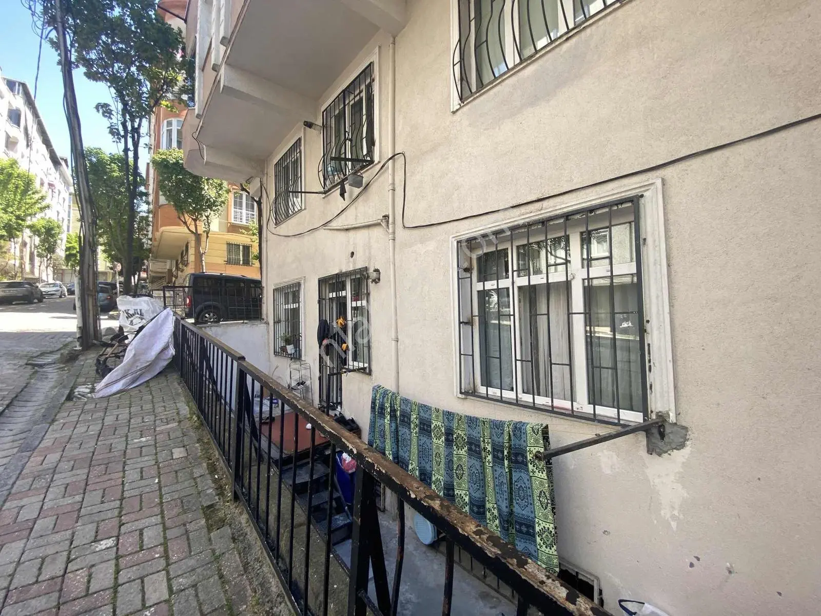 Çelikhançer Caddesine Yakın 2+1 80m2 Bahçekatı Daire