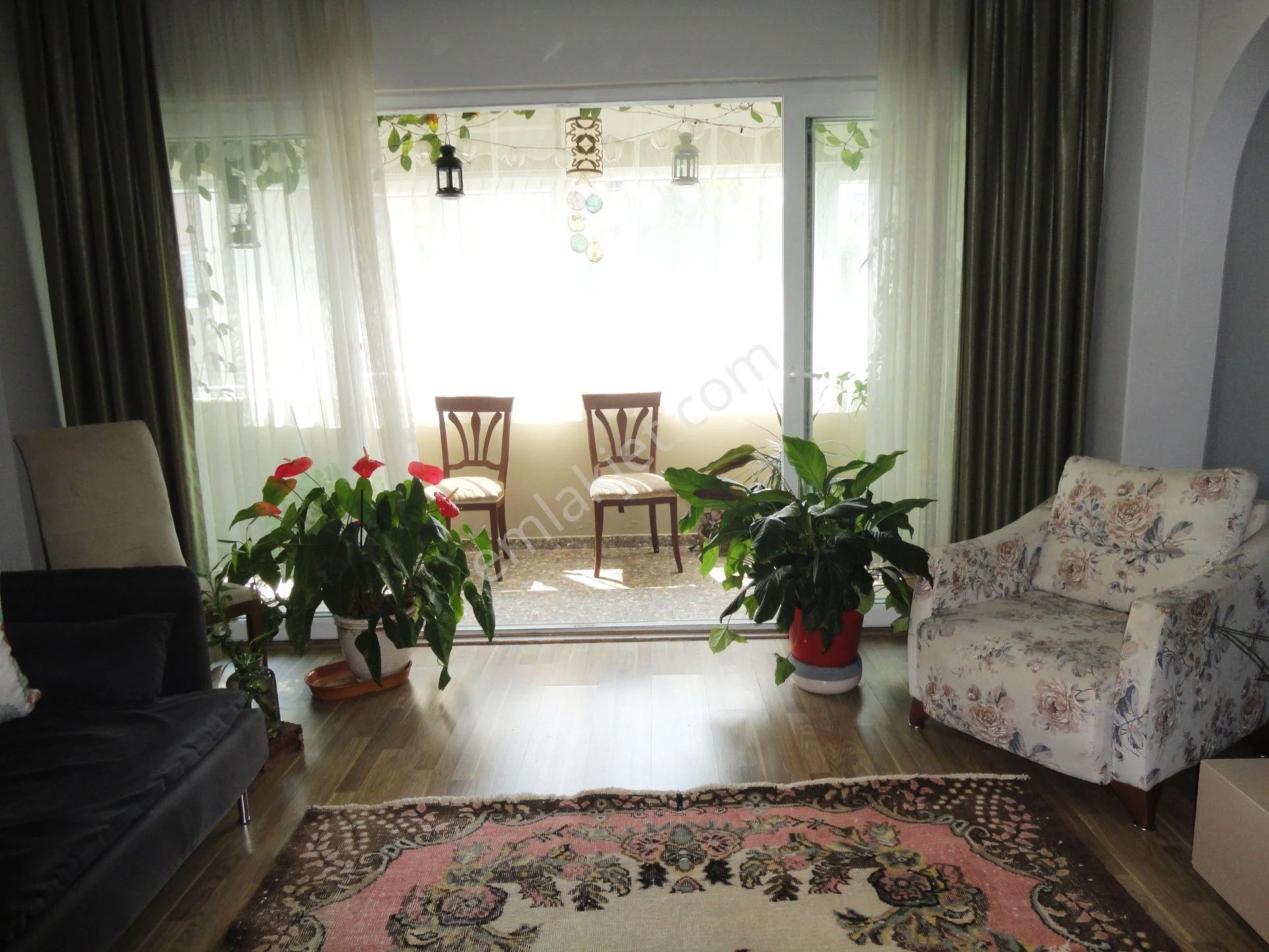 Çekmeköy Işık Sitesi 140m2 Mobilyalı Beyaz Eşyalı Kiralık 3+1 - Görsel 3