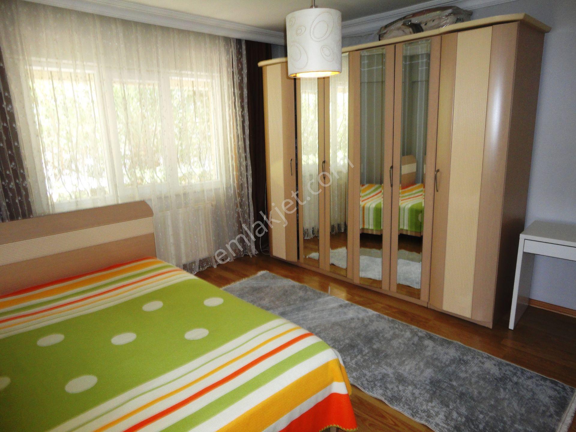 Çekmeköy Işık Sitesi 140m2 Mobilyalı Beyaz Eşyalı Kiralık 3+1 - Görsel 7