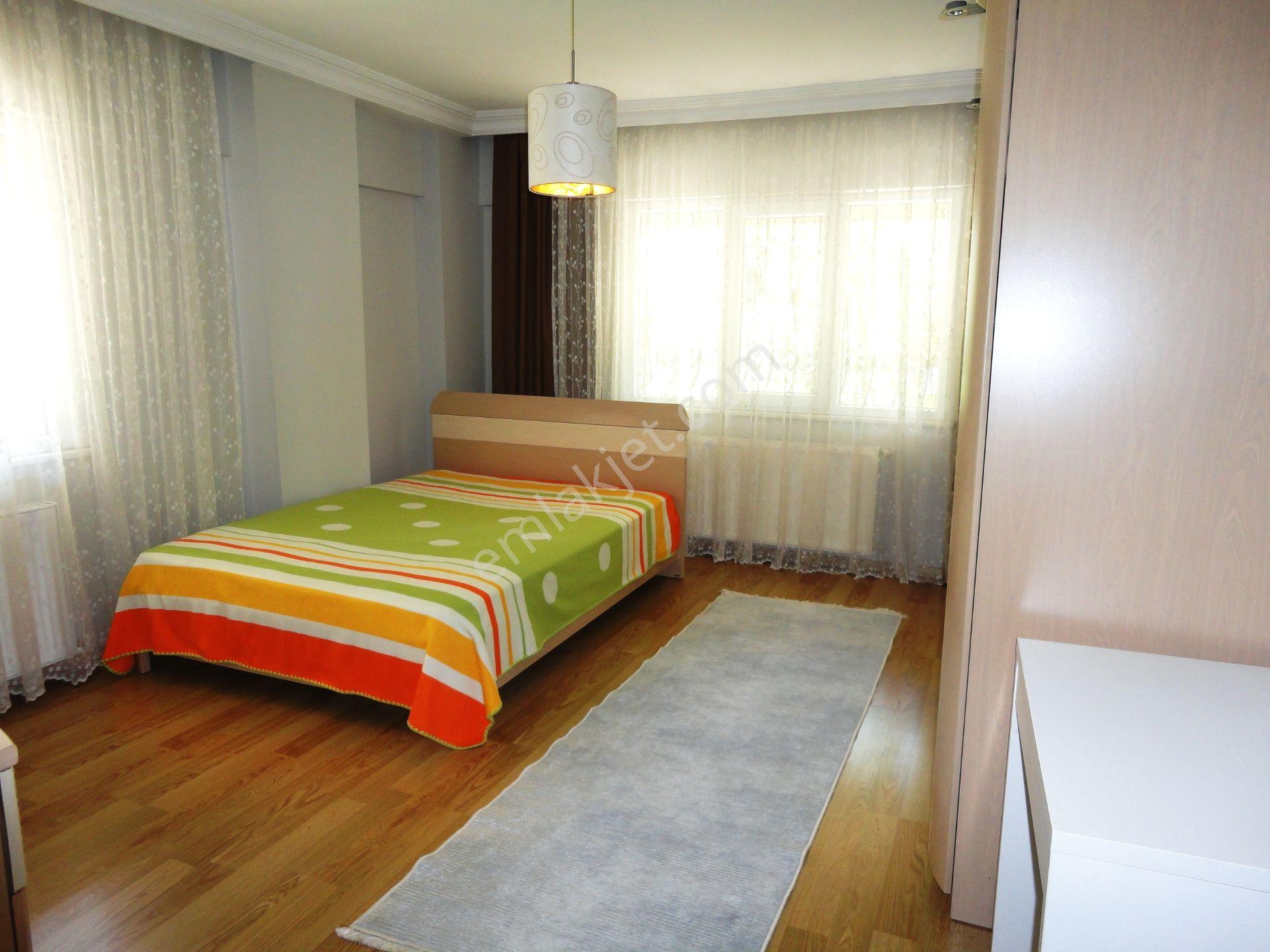 Çekmeköy Işık Sitesi 140m2 Mobilyalı Beyaz Eşyalı Kiralık 3+1 - Görsel 6