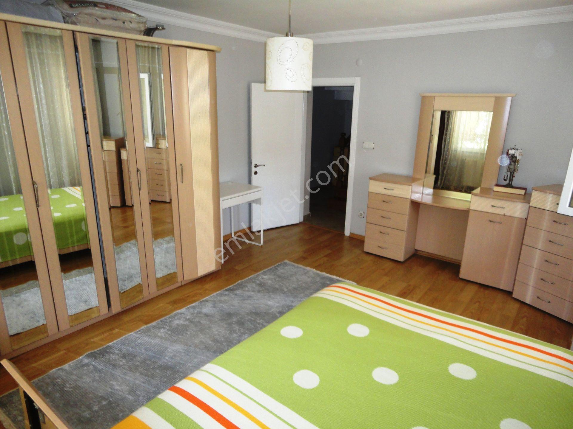 Çekmeköy Işık Sitesi 140m2 Mobilyalı Beyaz Eşyalı Kiralık 3+1 - Görsel 8