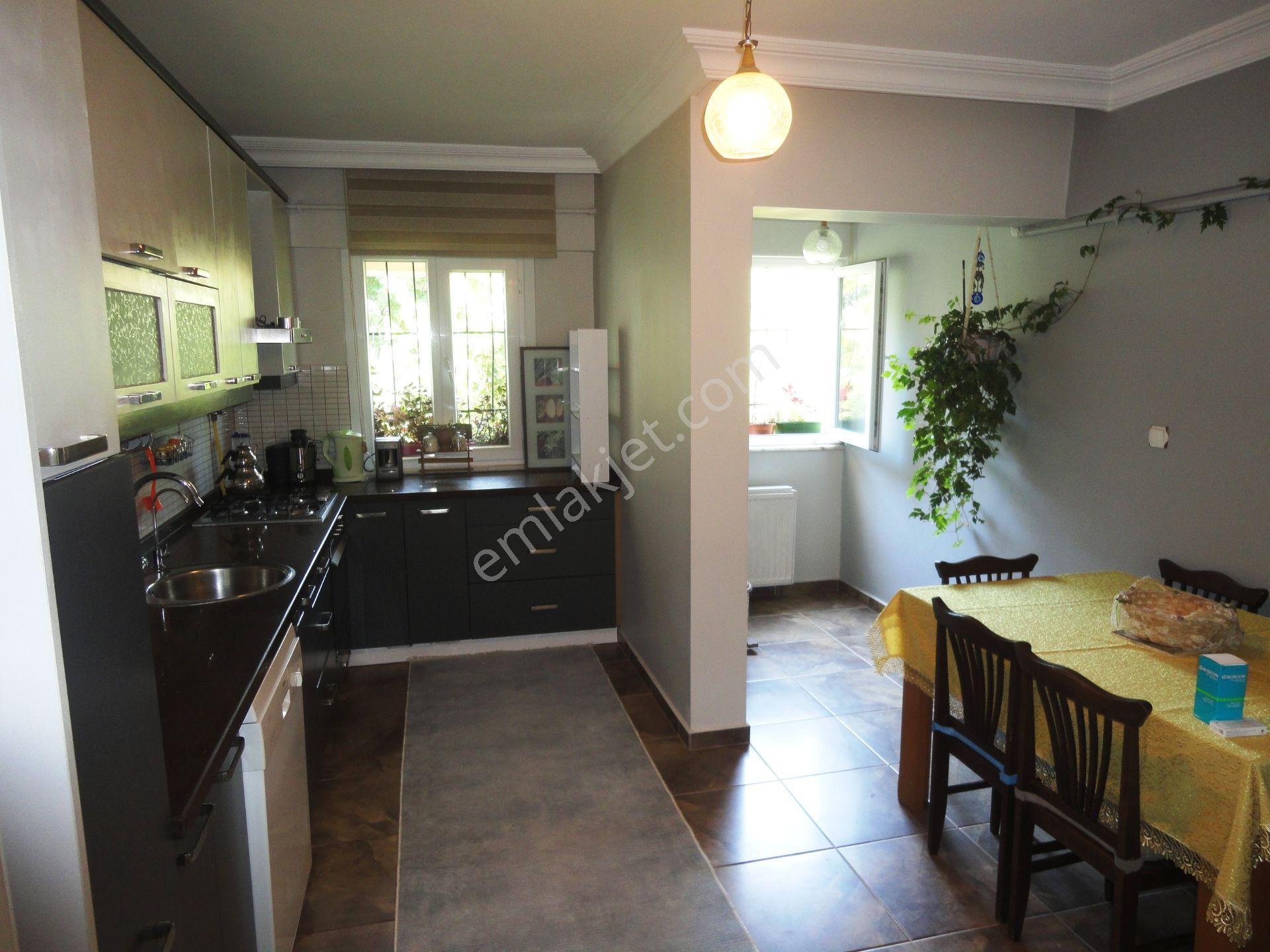 Çekmeköy Işık Sitesi 140m2 Mobilyalı Beyaz Eşyalı Kiralık 3+1 - Görsel 16