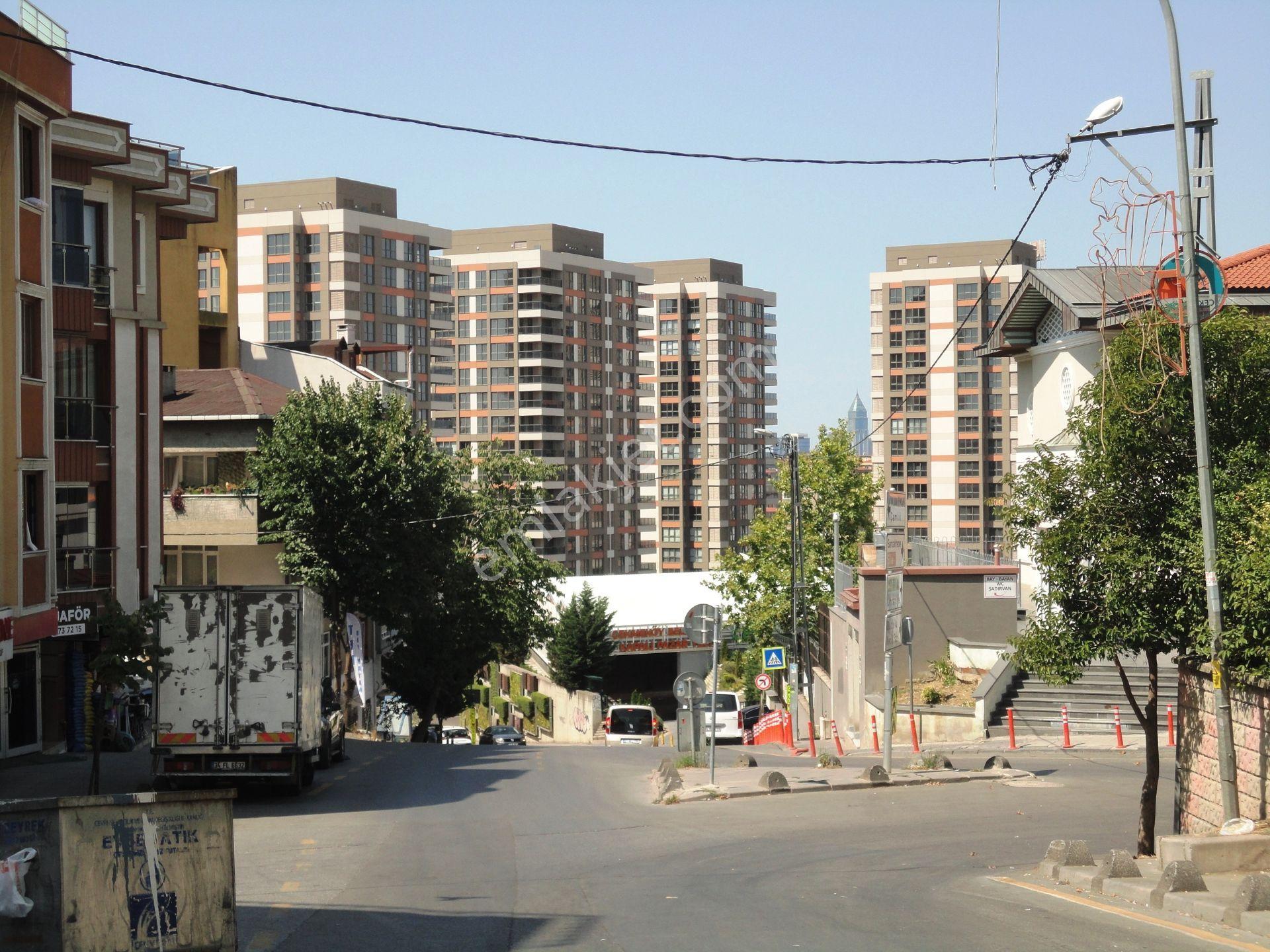 Çekmeköy Işık Sitesi 140m2 Mobilyalı Beyaz Eşyalı Kiralık 3+1 - Görsel 35