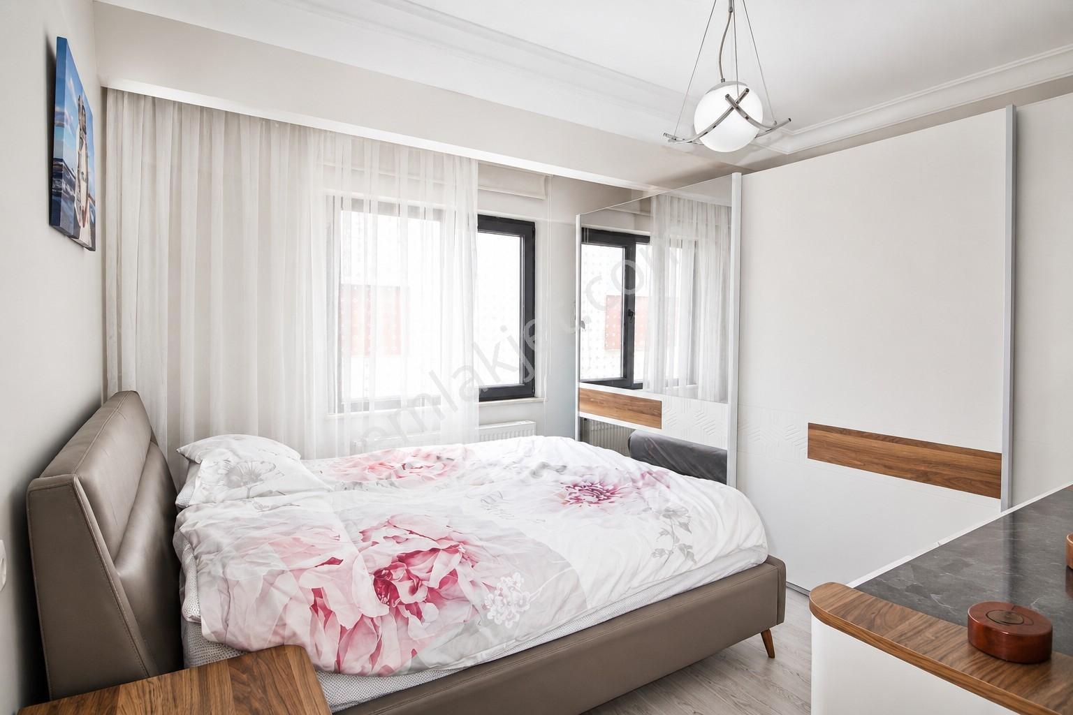 Siyavuşpaşa Gelincik Sokak'ta 4 Yıllık Binada Ön Cephe Balkon - Görsel 7
