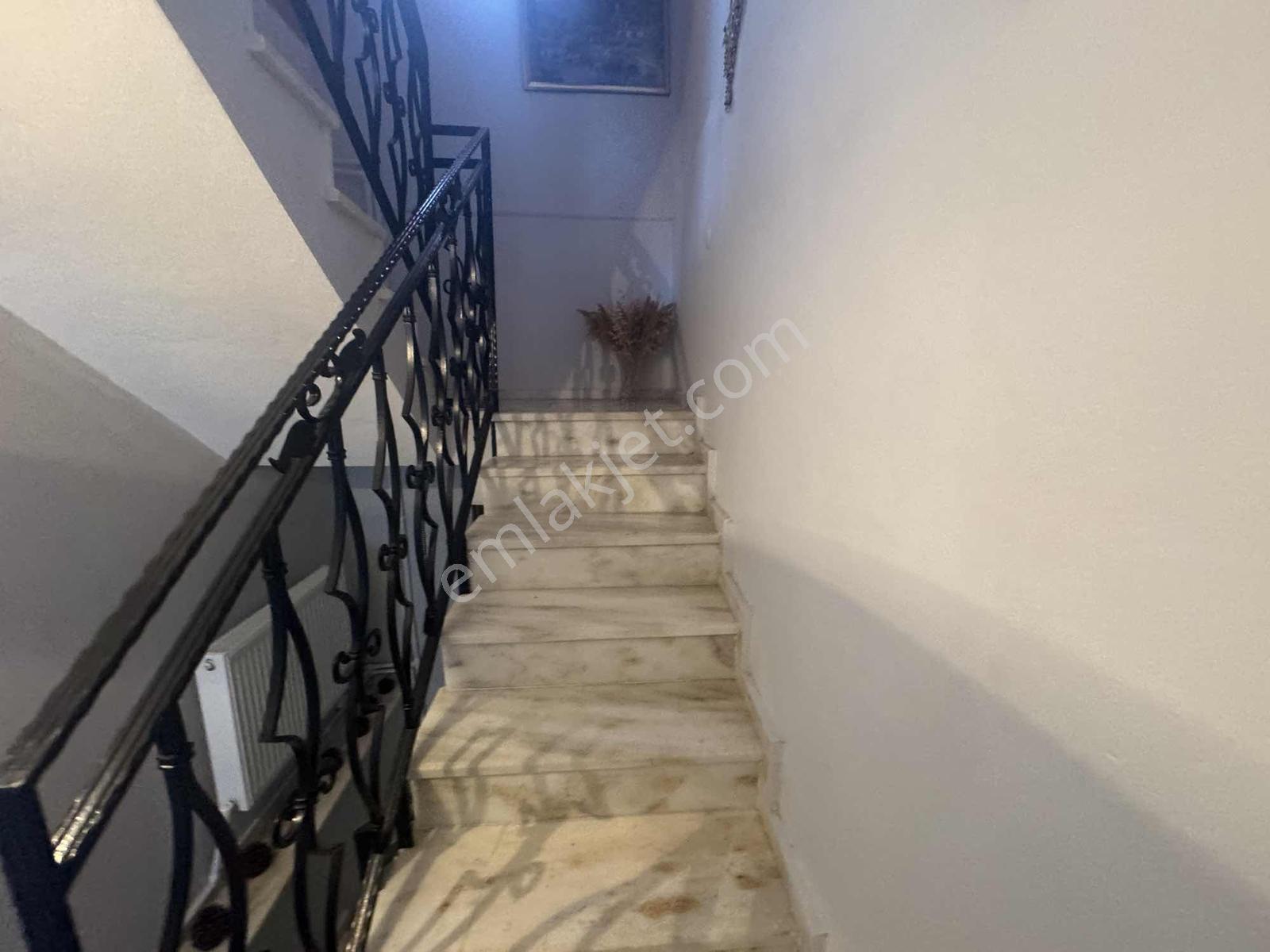 Gümüş Emlak'tan İstiklal Mahallesinde Satılık 3+2 Müstakil Ev - Görsel 32