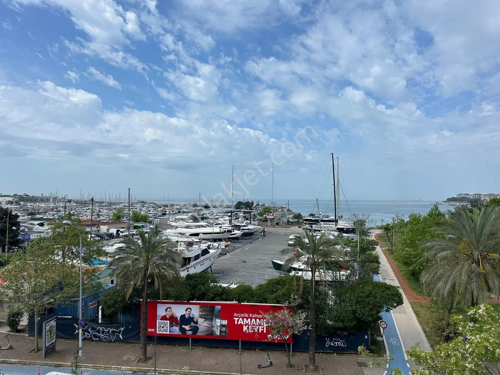 Kalamış Marina Karşısında Geniş Teraslı Konuta Ofise 3+1 - Görsel 3
