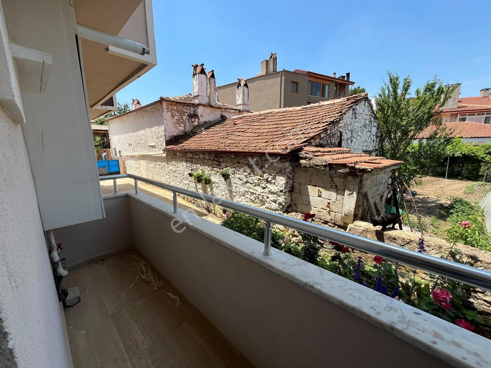 Muğla Yeniköy'de Meydana Çok Yakın Eşyalı 1+1 Kiralık Daire - Görsel 10