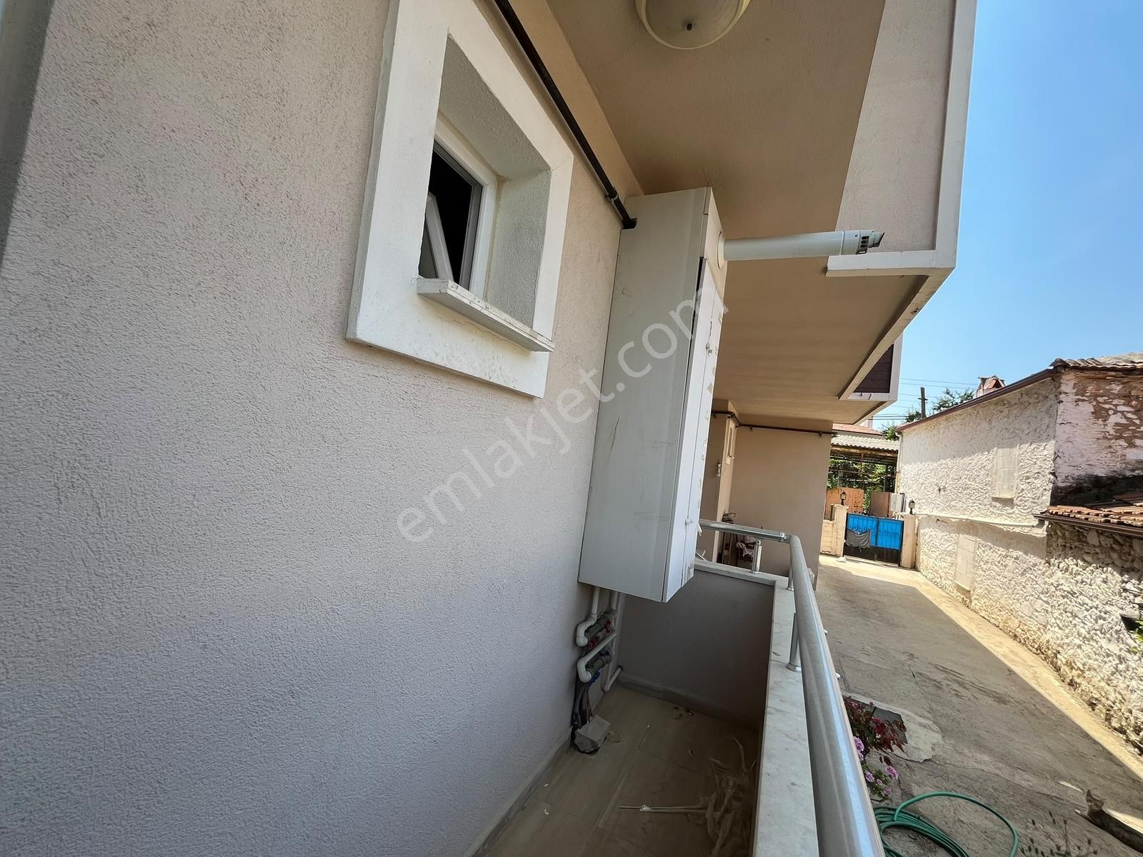 Muğla Yeniköy'de Meydana Çok Yakın Eşyalı 1+1 Kiralık Daire - Görsel 3