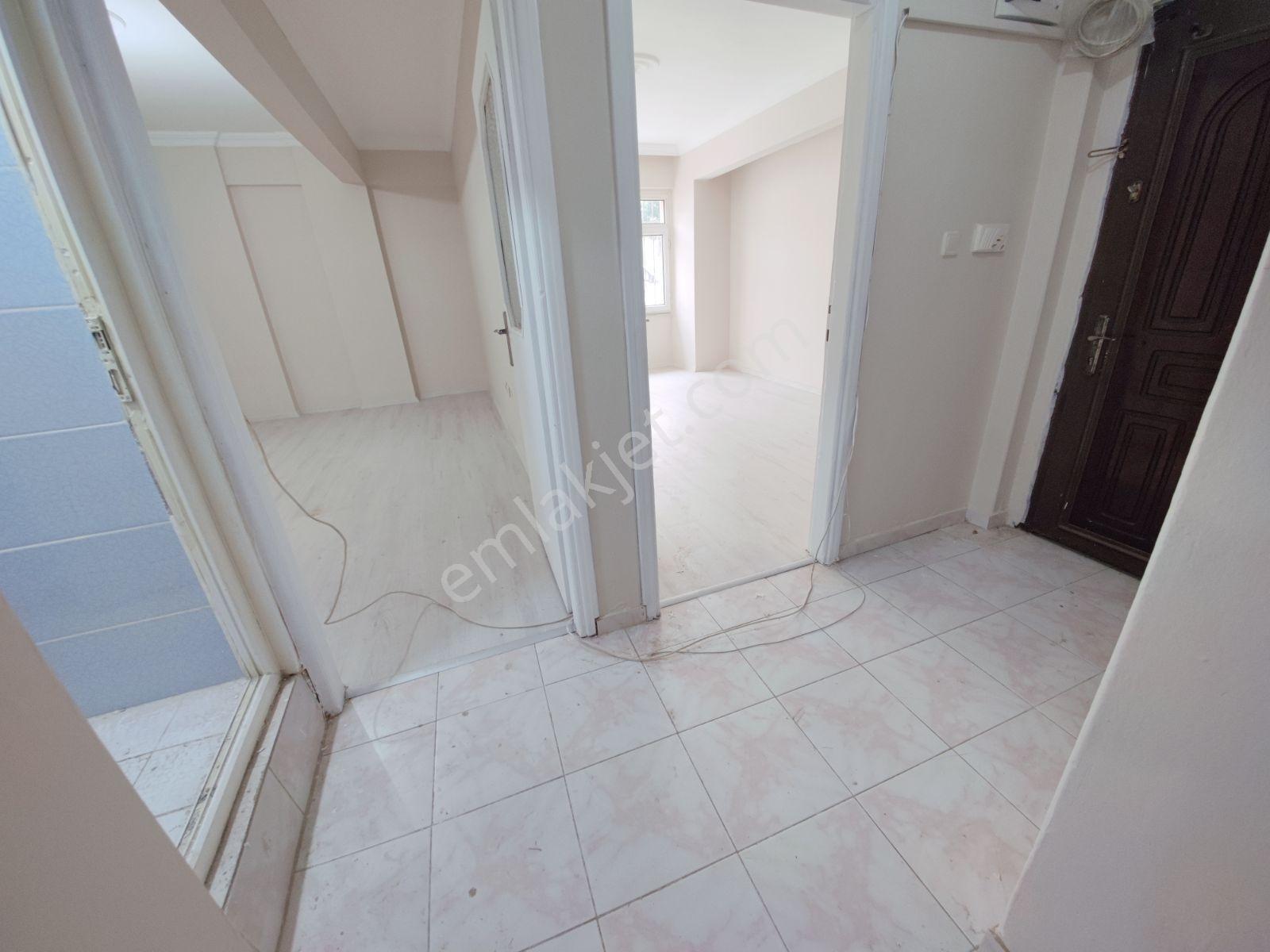 Çamçeşme Mah Alp Arslan Lisesine, E-5 Yakin 2+1 90m2 Kombili - Görsel 17