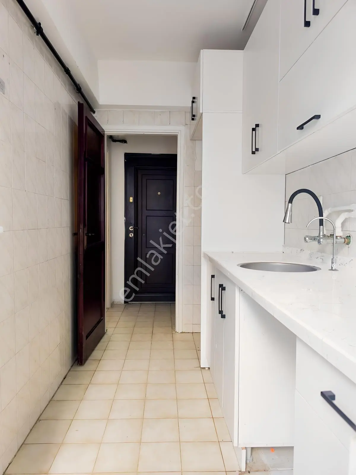 Sümbülefendi Mah. 2+1 85 M2 1. Kat Kombili Balkonlu( Boş )daire - Görsel 5
