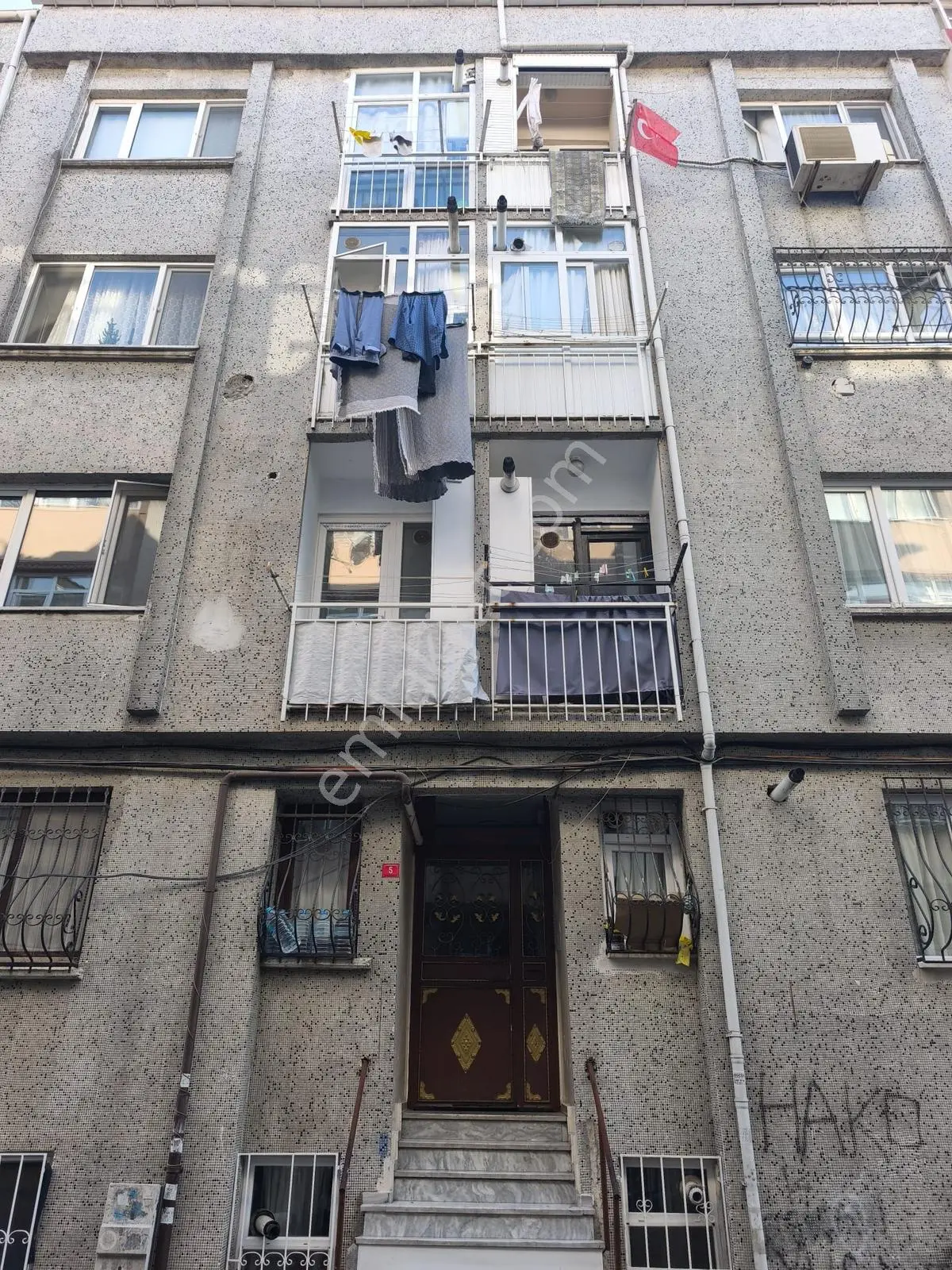 Sümbülefendi Mah. 2+1 85 M2 1. Kat Kombili Balkonlu( Boş )daire - Görsel 4