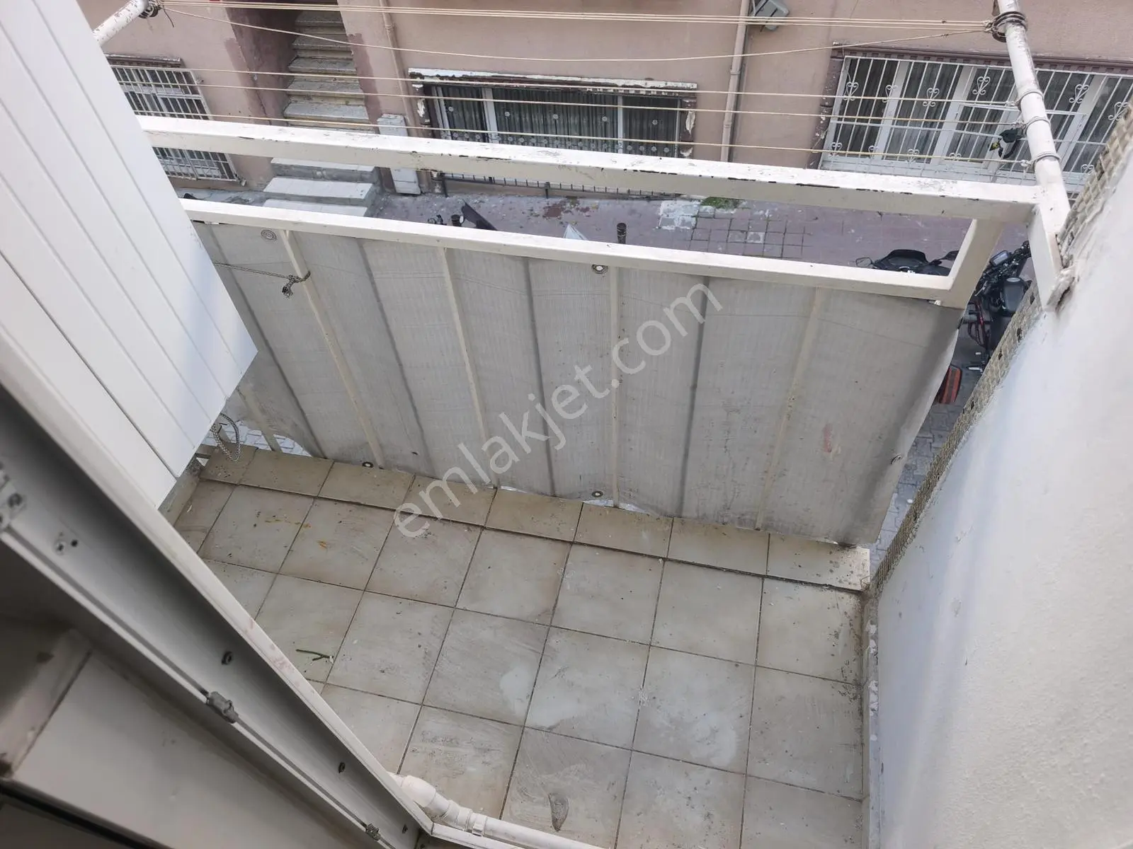Sümbülefendi Mah. 2+1 85 M2 1. Kat Kombili Balkonlu( Boş )daire - Görsel 13