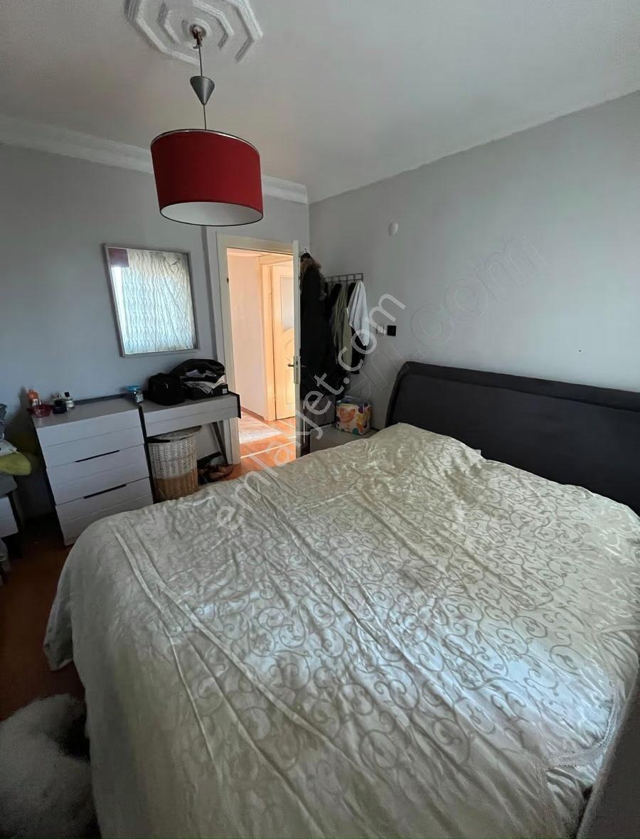 Halkalı Hayat Park Karşısı Şerefiyeli Manzaralı, Geniş, Sitede