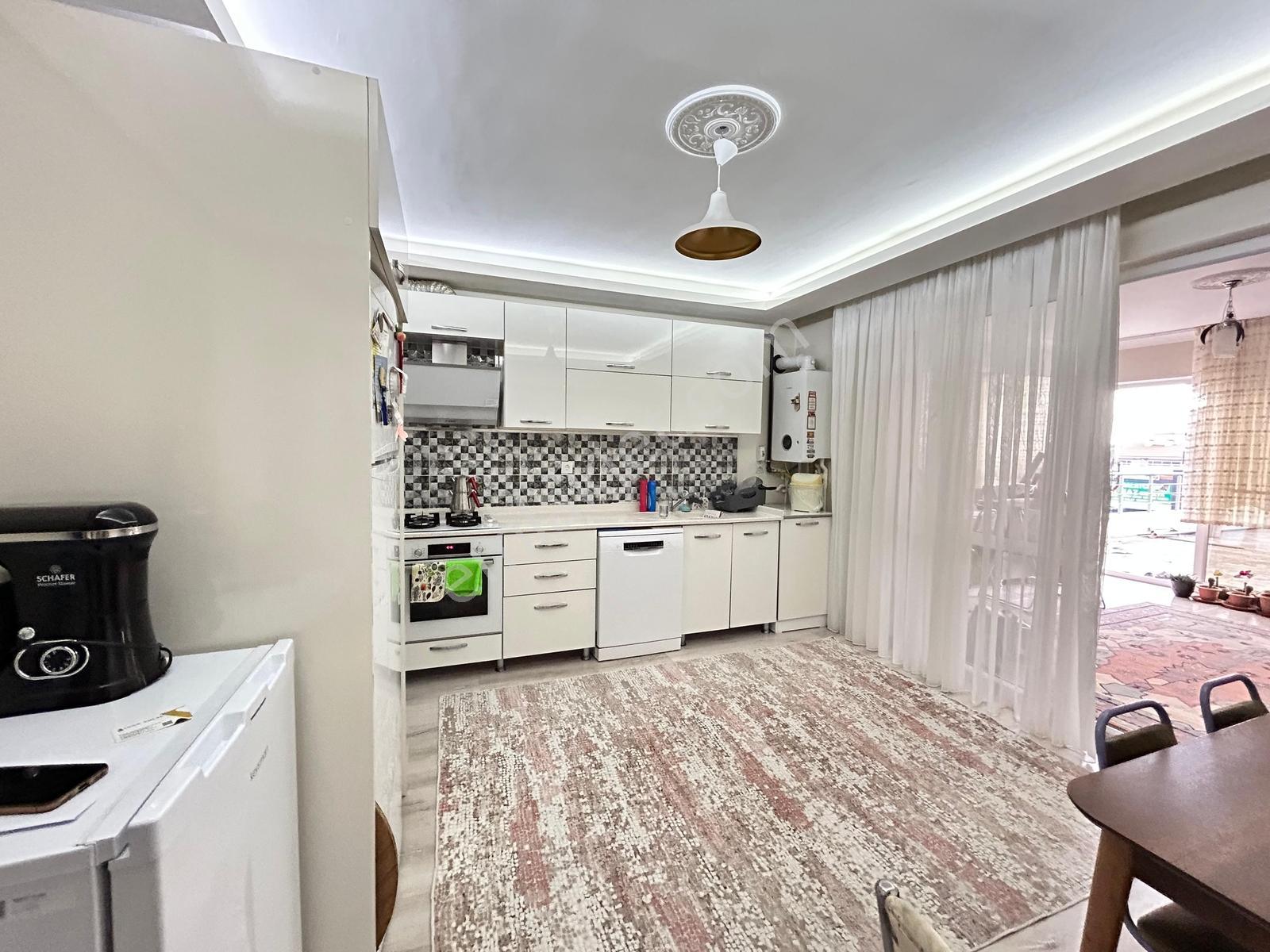 Feridun Çelik Mahallesinden Ön Cephe 3+1 Satılık Daire - Görsel 30