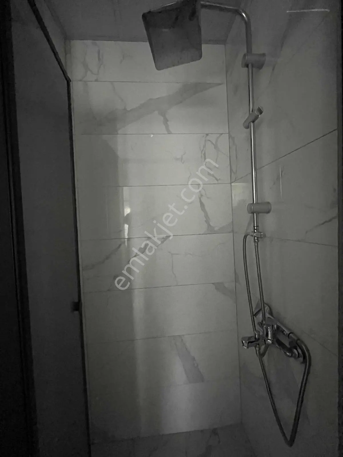 Ayşe Emlak'tan Beşköprüde Asansörlü K.otoparklı 2+1 Kiralık - Görsel 3