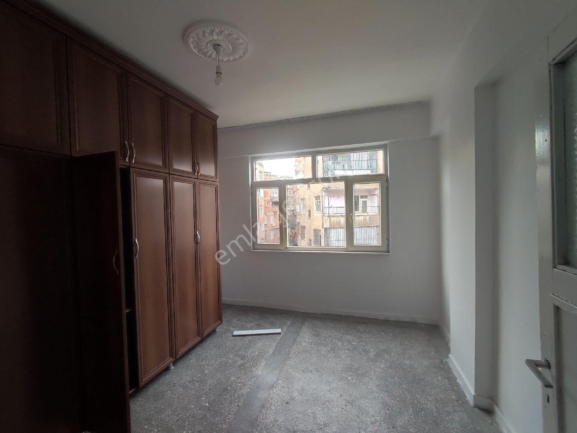 Sur İçi Melik Ahmete Kiralık 2+1 Daire - Görsel 3
