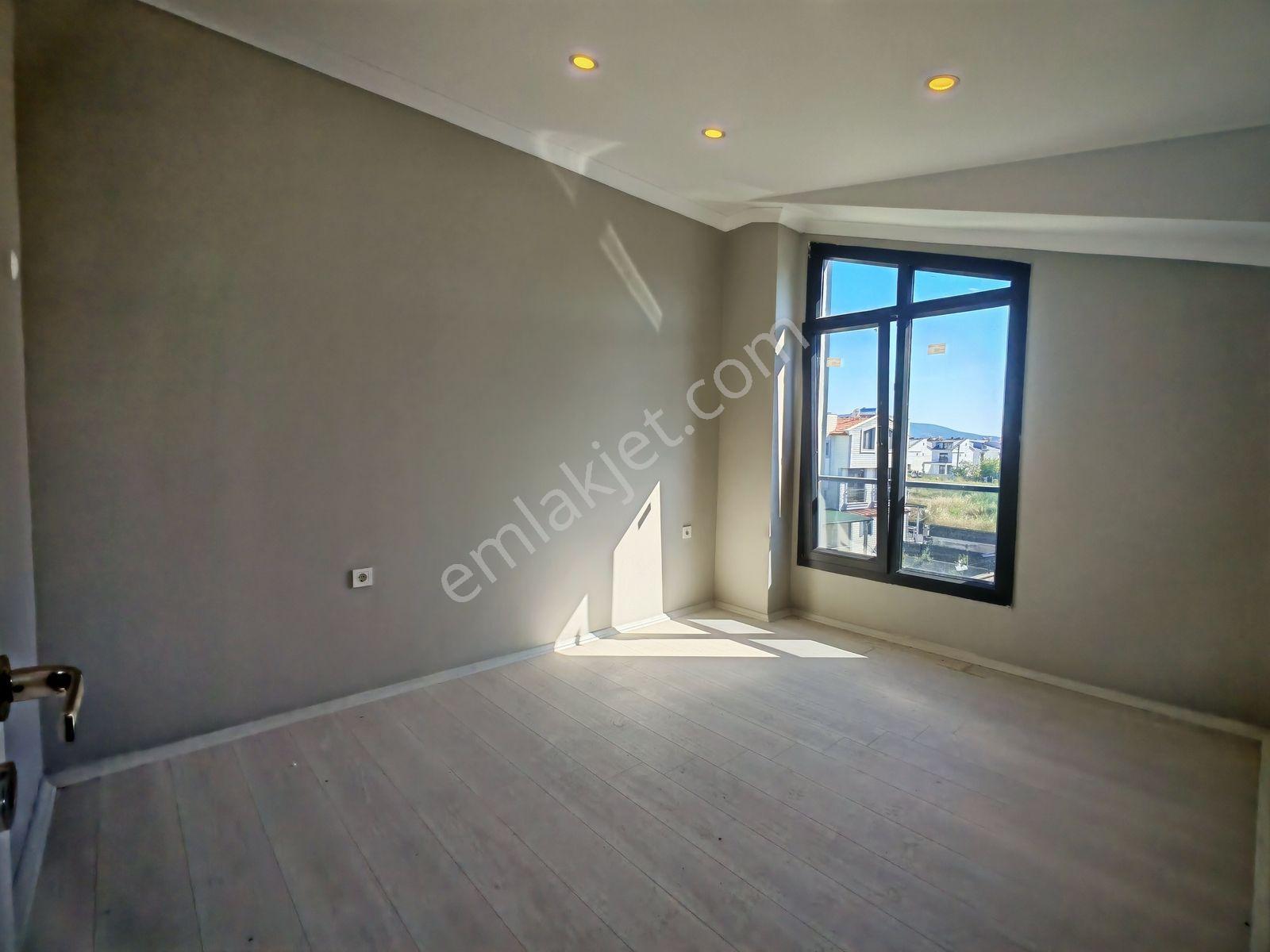 Cumhuriyet Mahallesinde Satılık 4+1 145 M2 Tripleks Villa - Görsel 9
