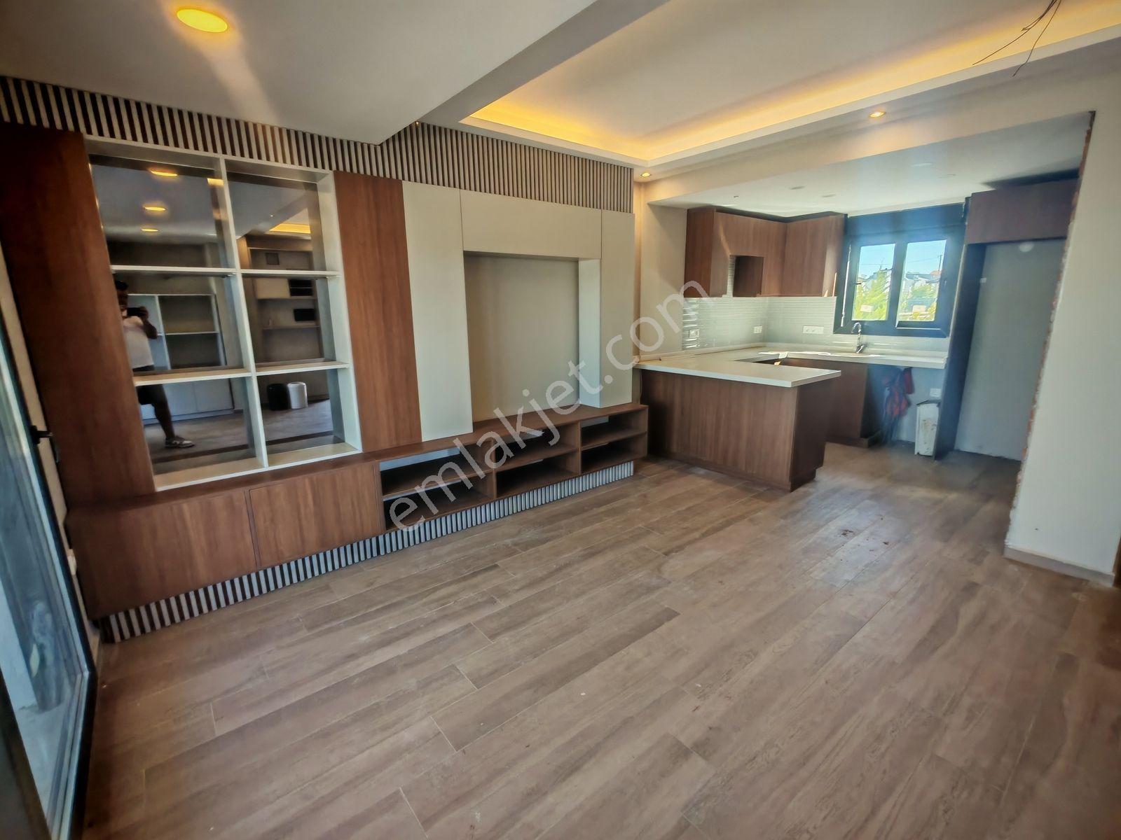 Cumhuriyet Mahallesinde Satılık 4+1 145 M2 Tripleks Villa - Görsel 4