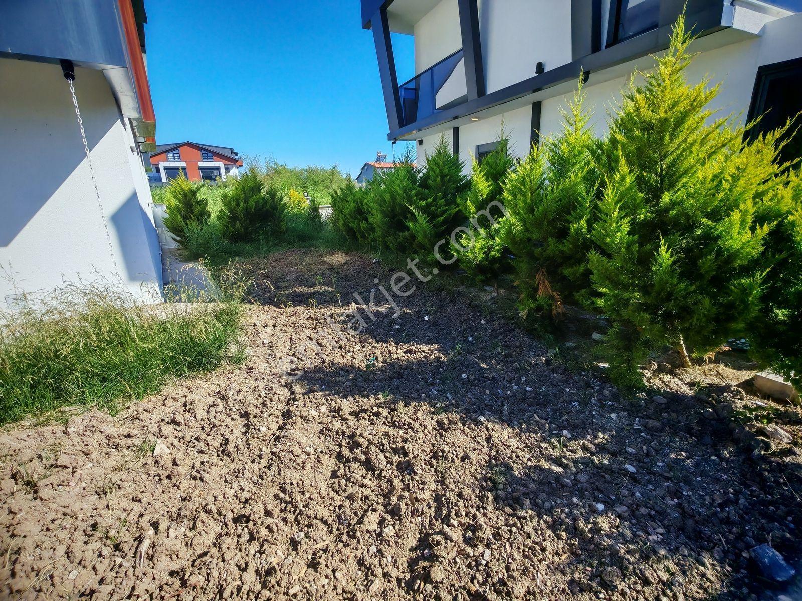 Cumhuriyet Mahallesinde Satılık 4+1 145 M2 Tripleks Villa - Görsel 18
