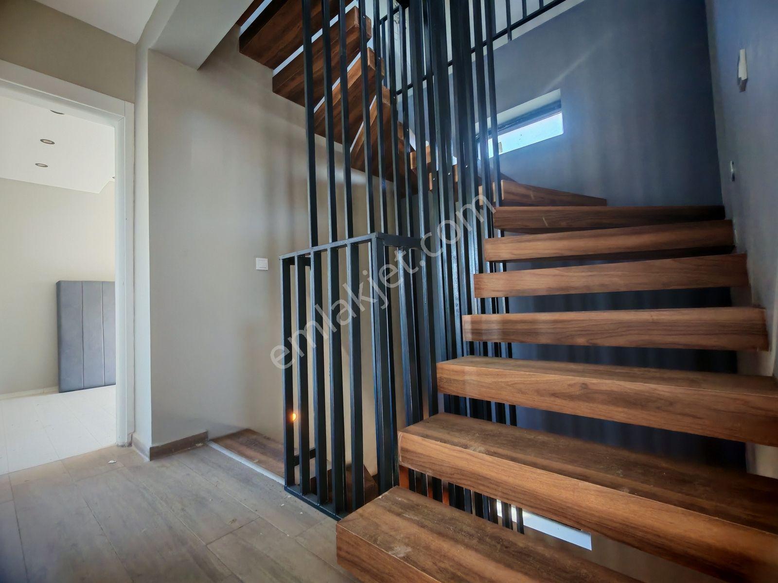 Cumhuriyet Mahallesinde Satılık 4+1 145 M2 Tripleks Villa - Görsel 11