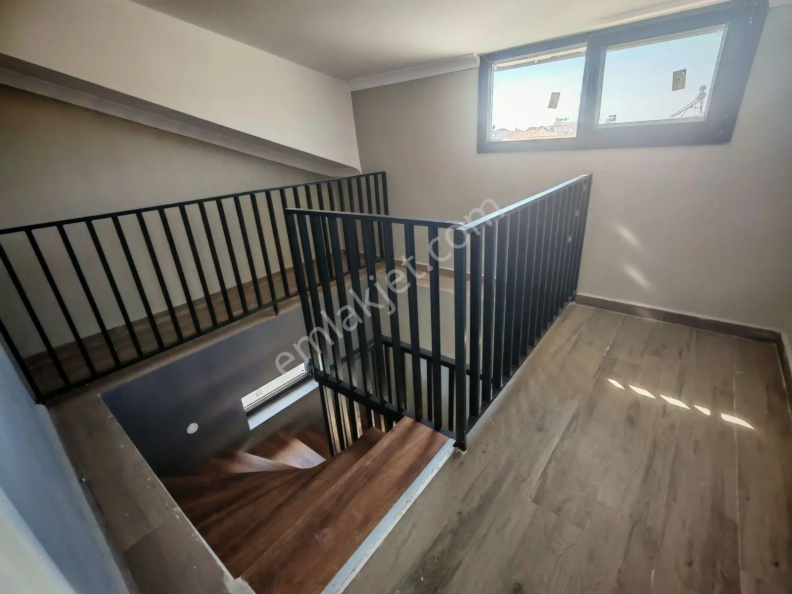 Cumhuriyet Mahallesinde Satılık 4+1 145 M2 Tripleks Villa - Görsel 5