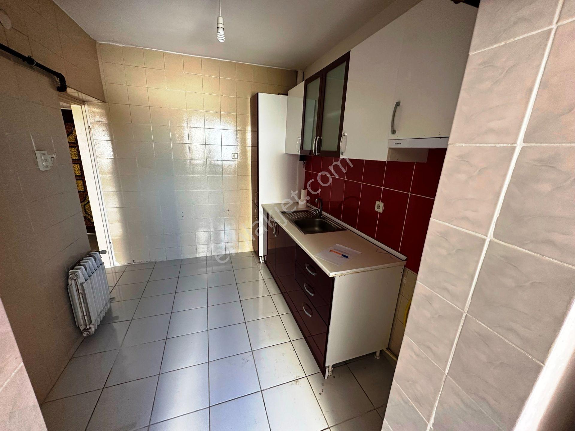 Bostancı Askent Sitesi 8.kat Balkonlu Bakımlı 120m2 Kiralık 3+1 - Görsel 16