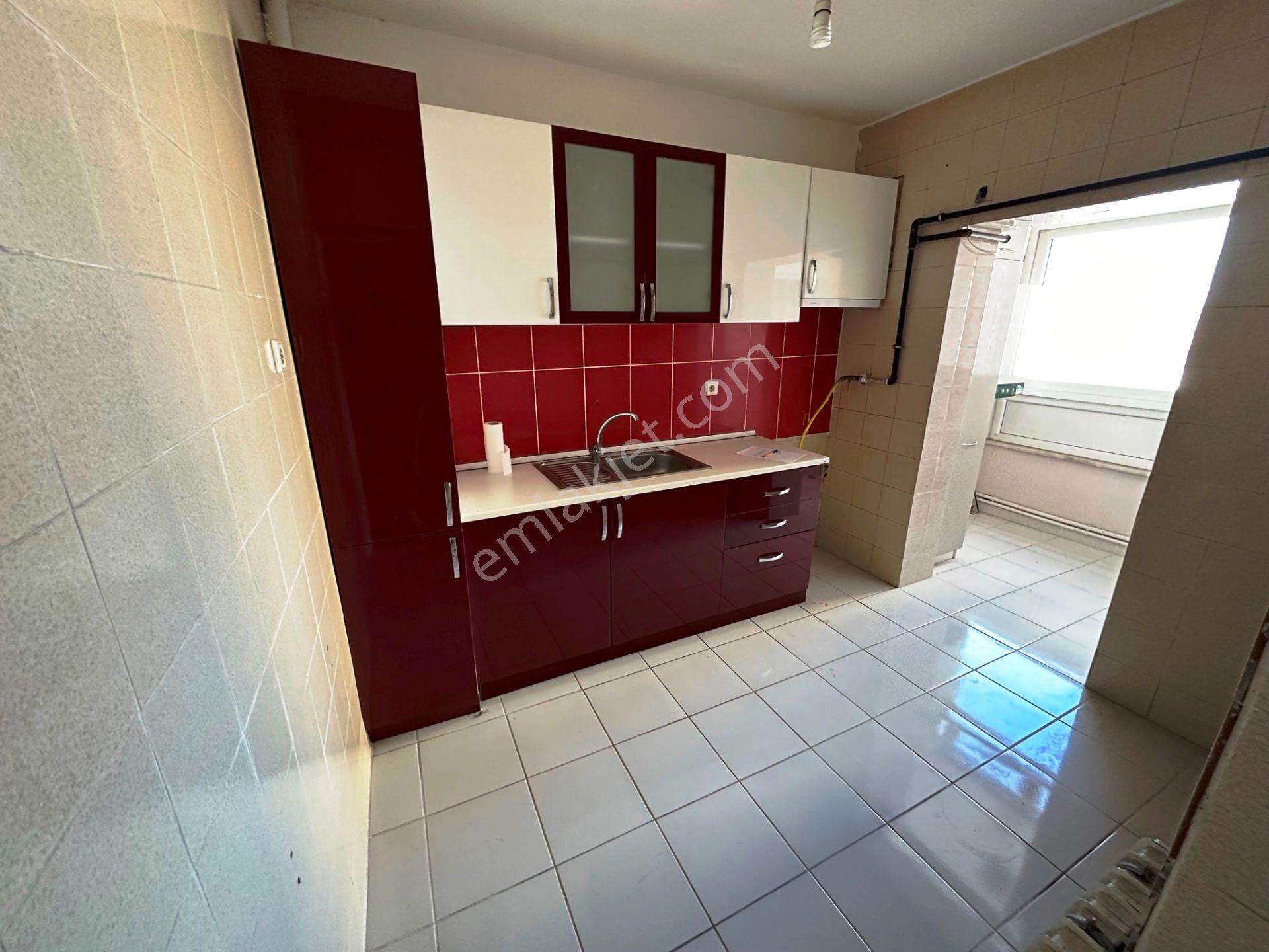 Bostancı Askent Sitesi 8.kat Balkonlu Bakımlı 120m2 Kiralık 3+1 - Görsel 14