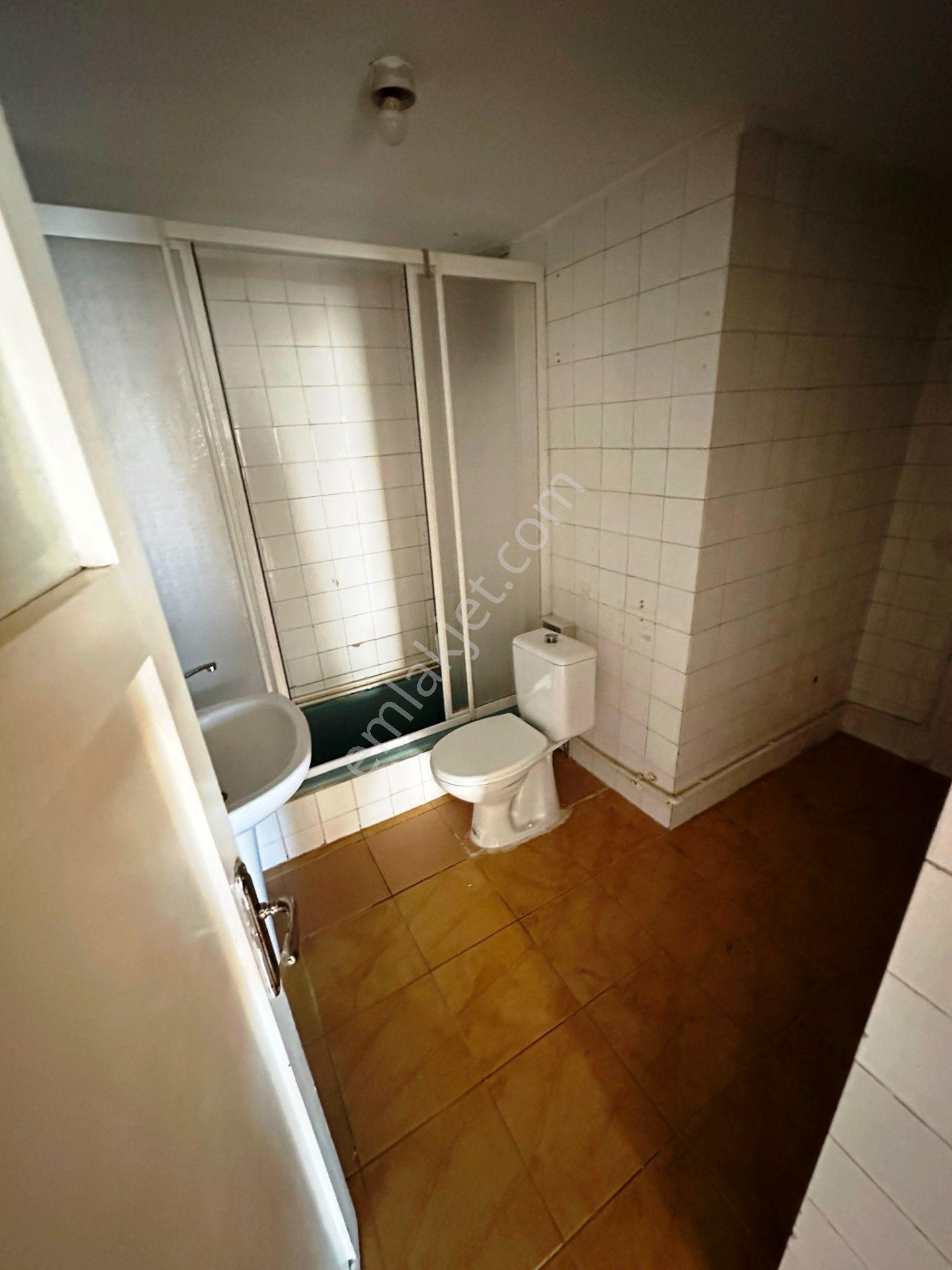 Bostancı Askent Sitesi 8.kat Balkonlu Bakımlı 120m2 Kiralık 3+1 - Görsel 13