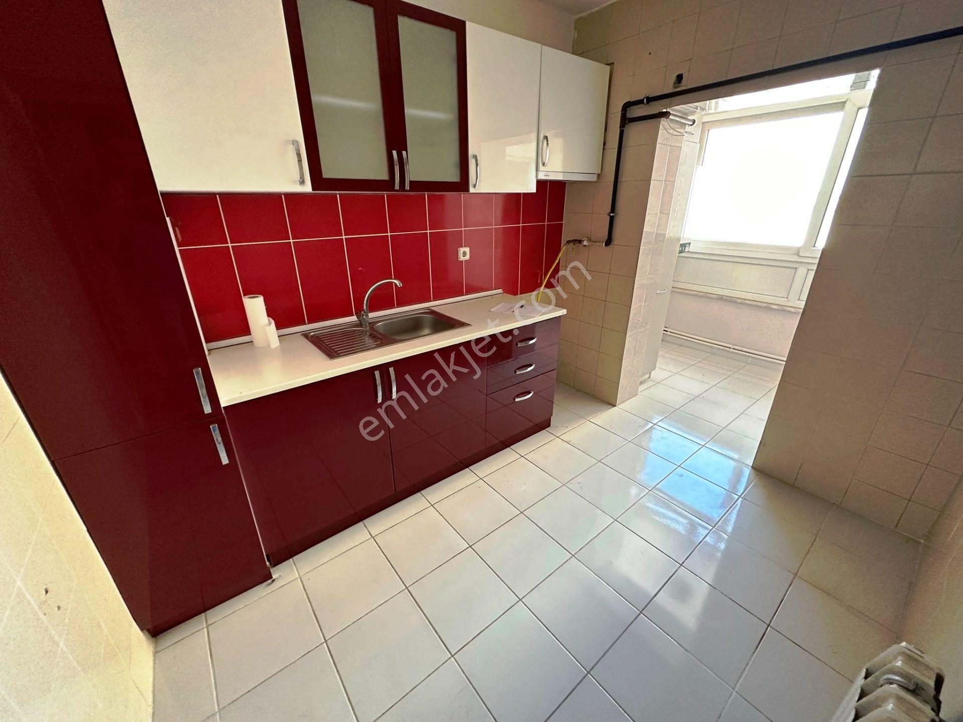 Bostancı Askent Sitesi 8.kat Balkonlu Bakımlı 120m2 Kiralık 3+1 - Görsel 15