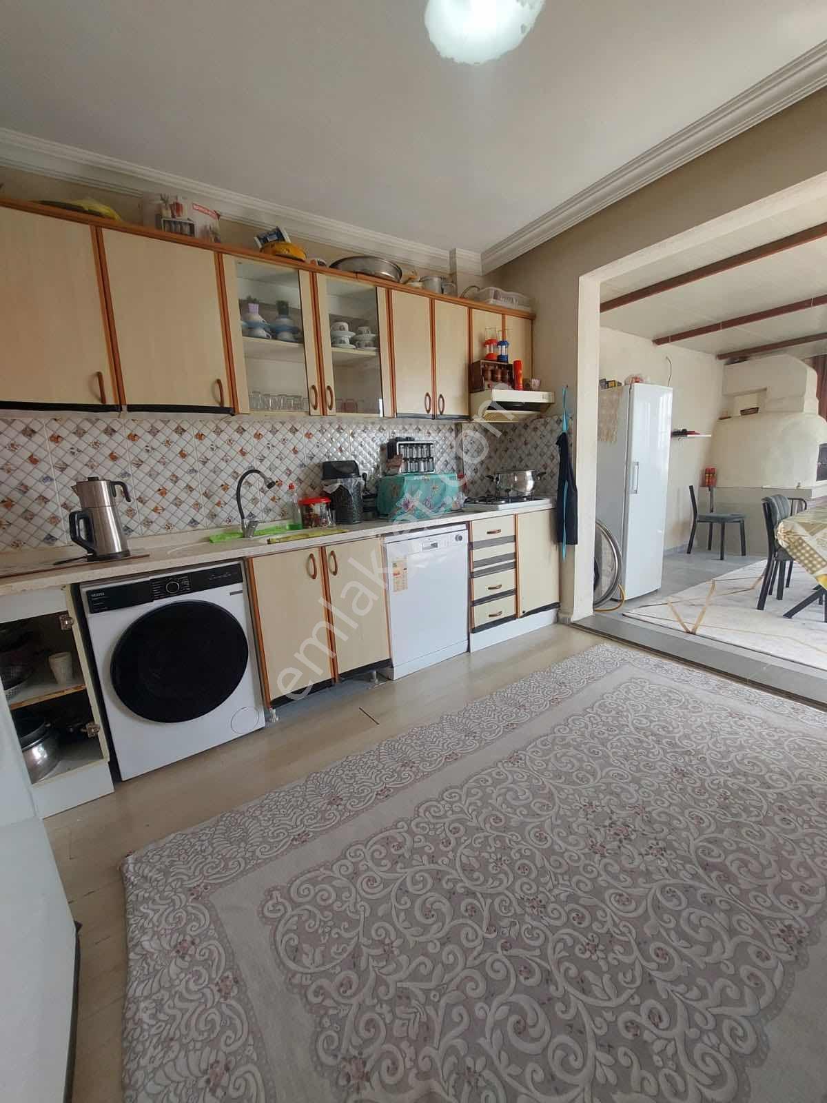 Aydın Söke Sazlıköyde 300 M² Arsa İçerisinde 3+1 Satılık Ev - Görsel 4
