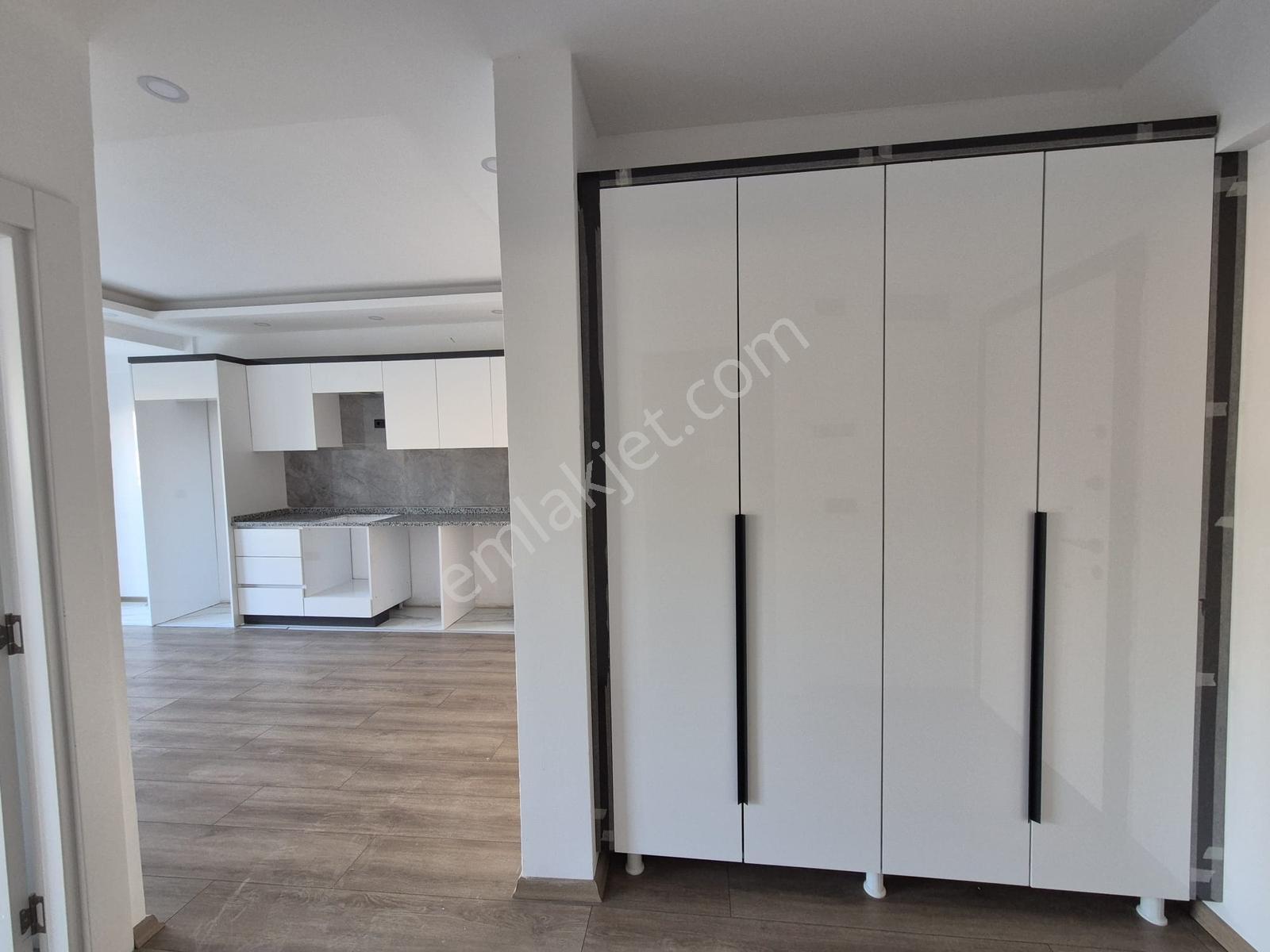 Muratpaşa Yeşildere'de Kapalı Otoparklı Havuzlu Y. Grş 1+1 Daire - Görsel 3