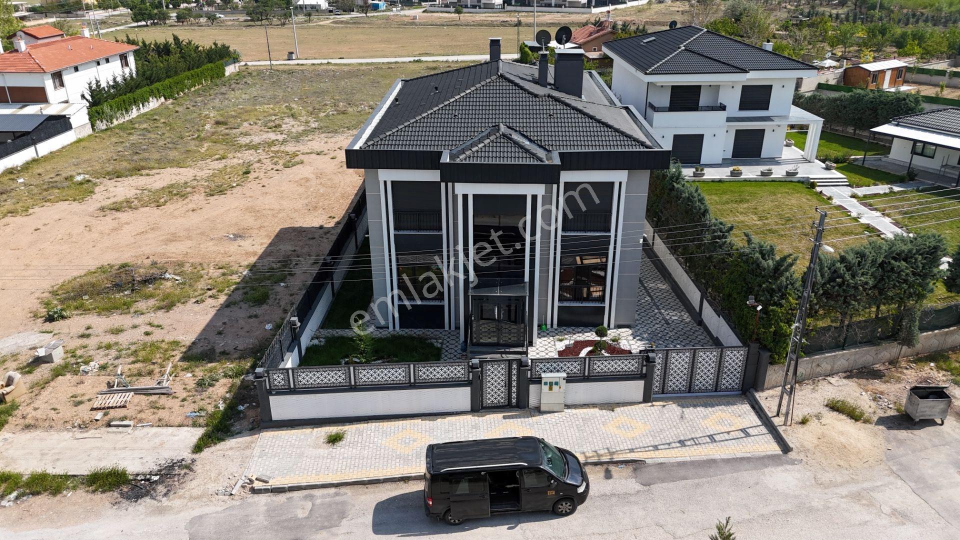 İşyapar'dan Özel Yapım 850 M² Arsa İçerisinde Müstakil Villa - Görsel 11