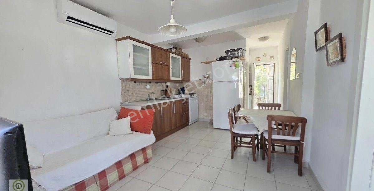 Bodrum Yahşi’de Özel Plajlı Çapa Tatil Köyünde Satılık 2+1 Daire
