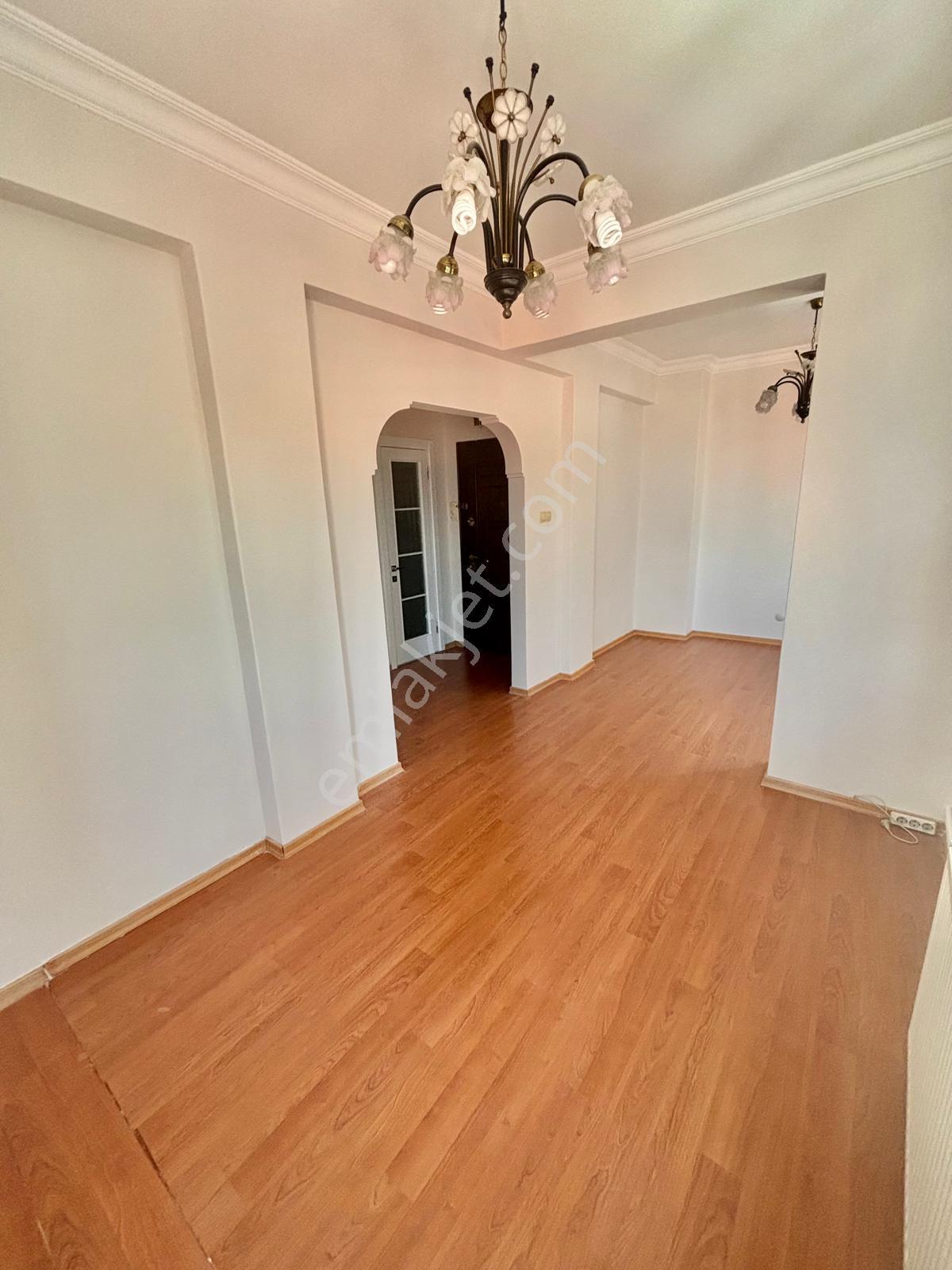 İnönü Caddesi Yakını Bakımlı Arak Kat 2+1 Kiralık Daire - Görsel 5