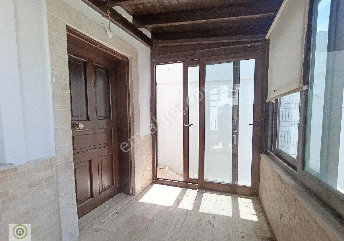 Bodrum Merkez Atatürk Cad Kiralık 2+1 75 M² Üst Kat Geniş Salon Ayrı Mutfak