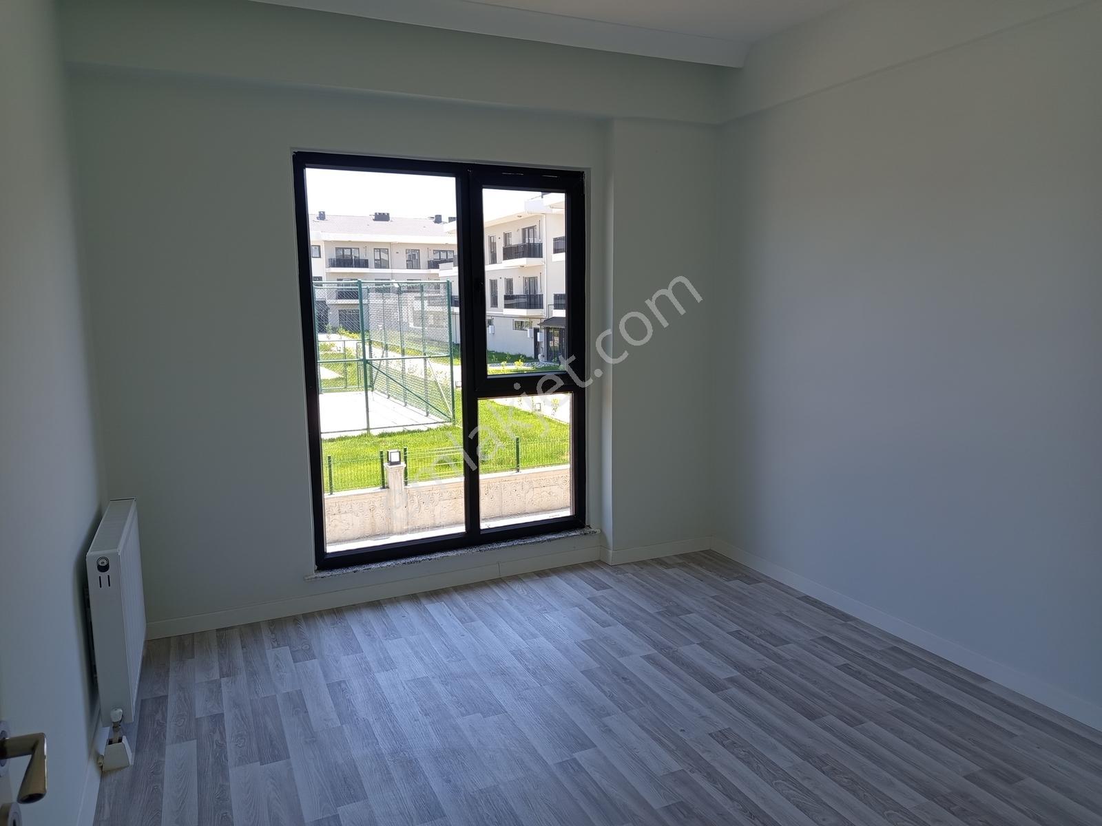 Önerler Mahallesinde Site İçerisinde Kiralık 1+1 Daire - Görsel 4