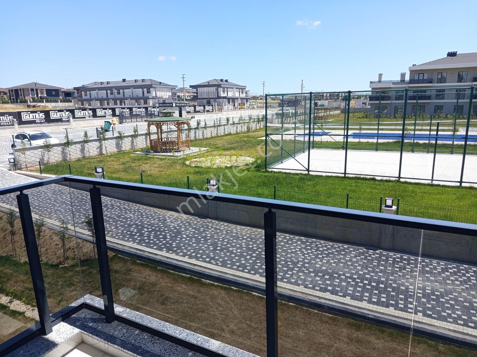 Önerler Mahallesinde Site İçerisinde Kiralık 1+1 Daire - Görsel 13
