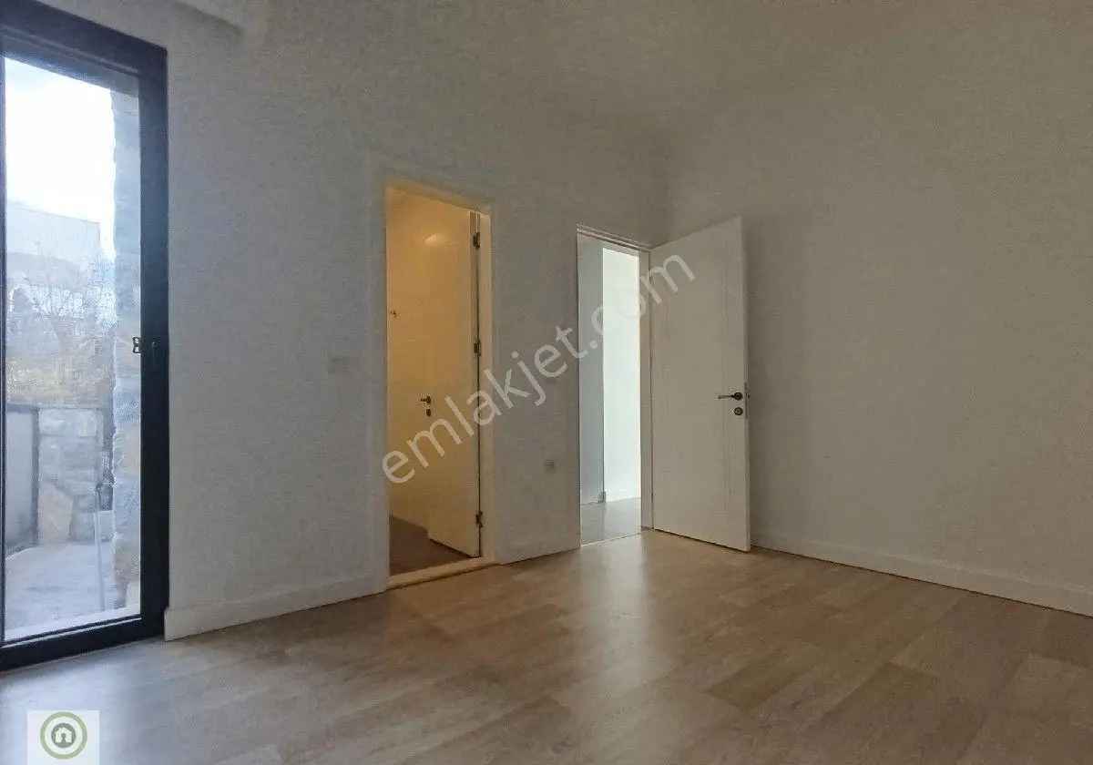 Bodrum Turgutreis Merkez Kiralık Bahçeli 2+1 Panjurlu Su Deposu Ebeveyn Banyolu 75 M² Daire - Görsel 4