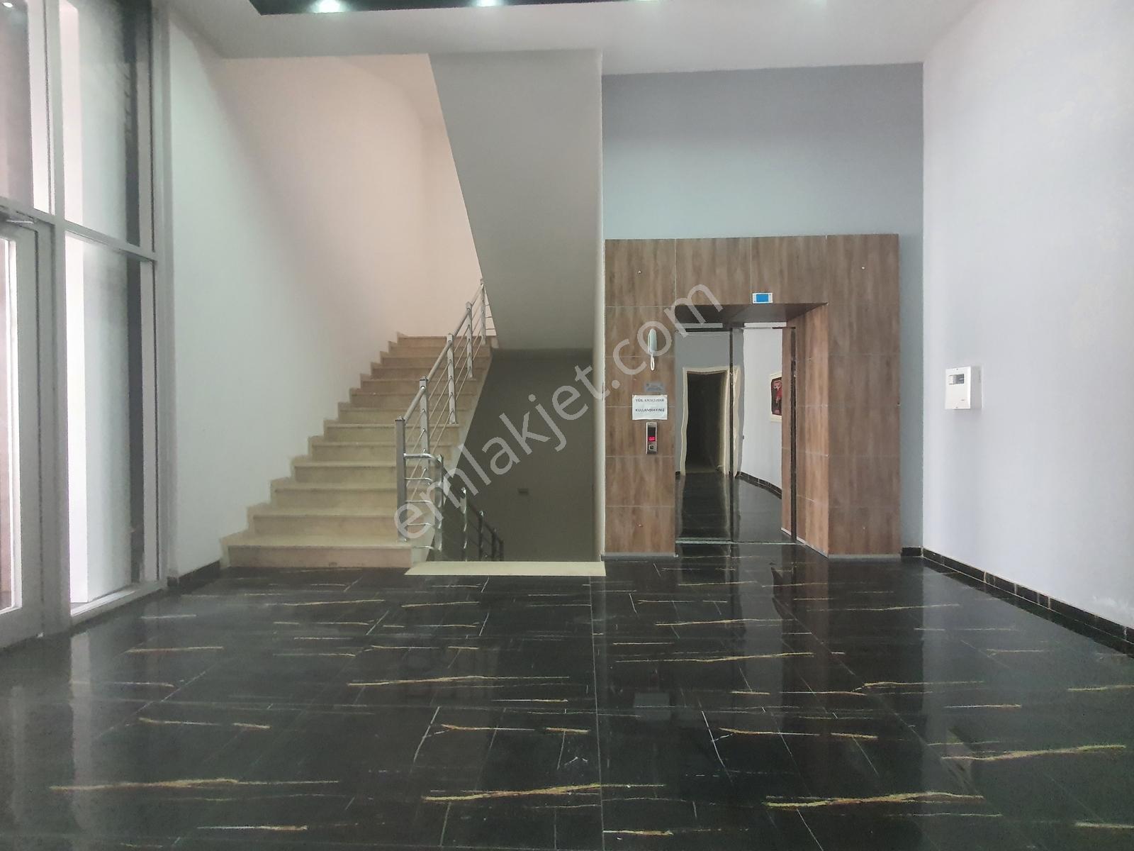 Yeşilova'da 2+1 Bulvar Cephe Ofis-klinik-muyanehaneye Ofis - Görsel 24