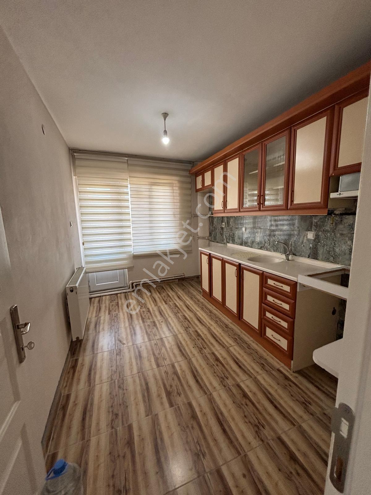 Kaan Emlaktan Şehir Merkezinde Arakat 3+1 Kiralık Daire - Görsel 14
