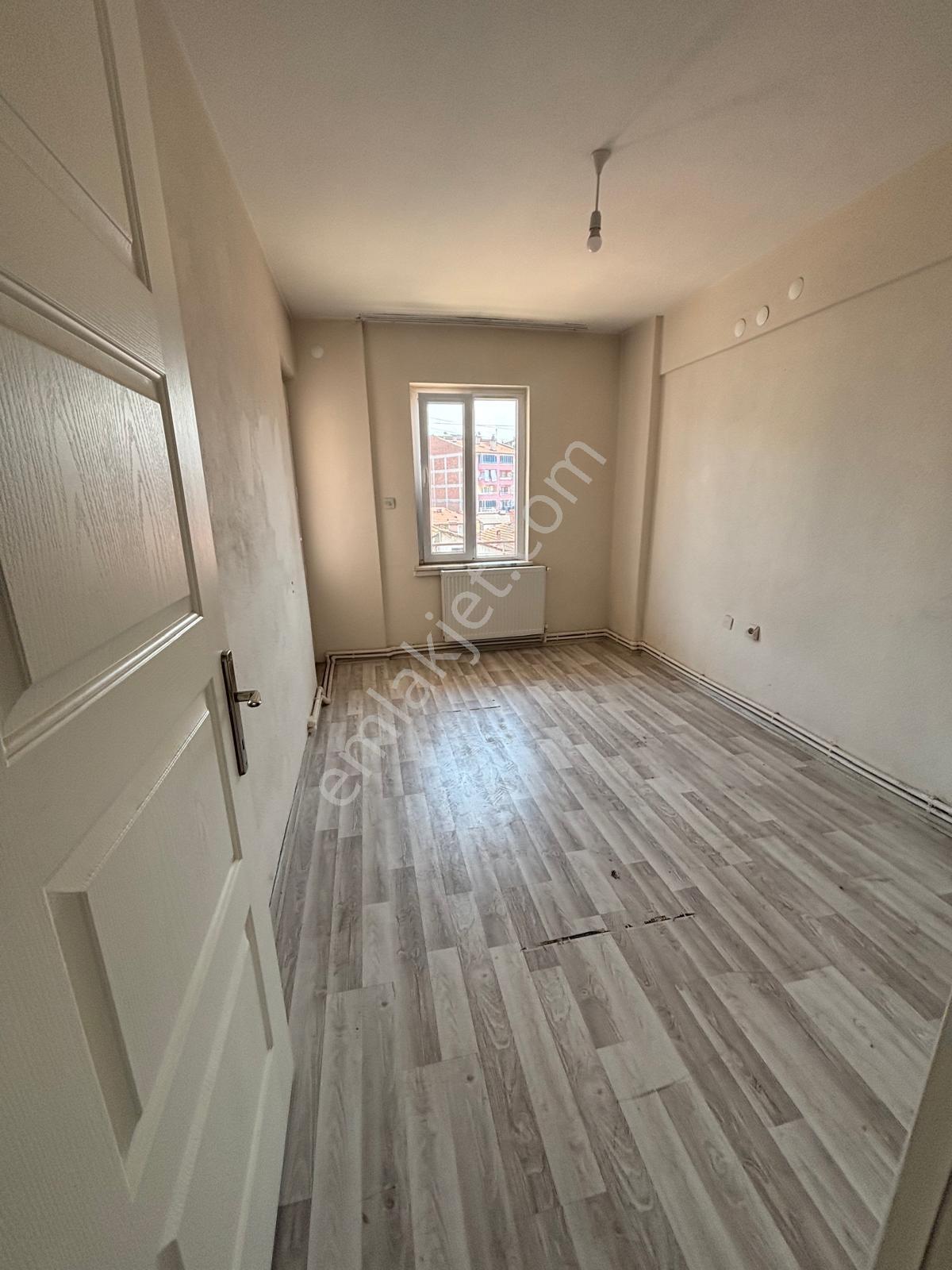 Kaan Emlaktan Şehir Merkezinde Arakat 3+1 Kiralık Daire - Görsel 4