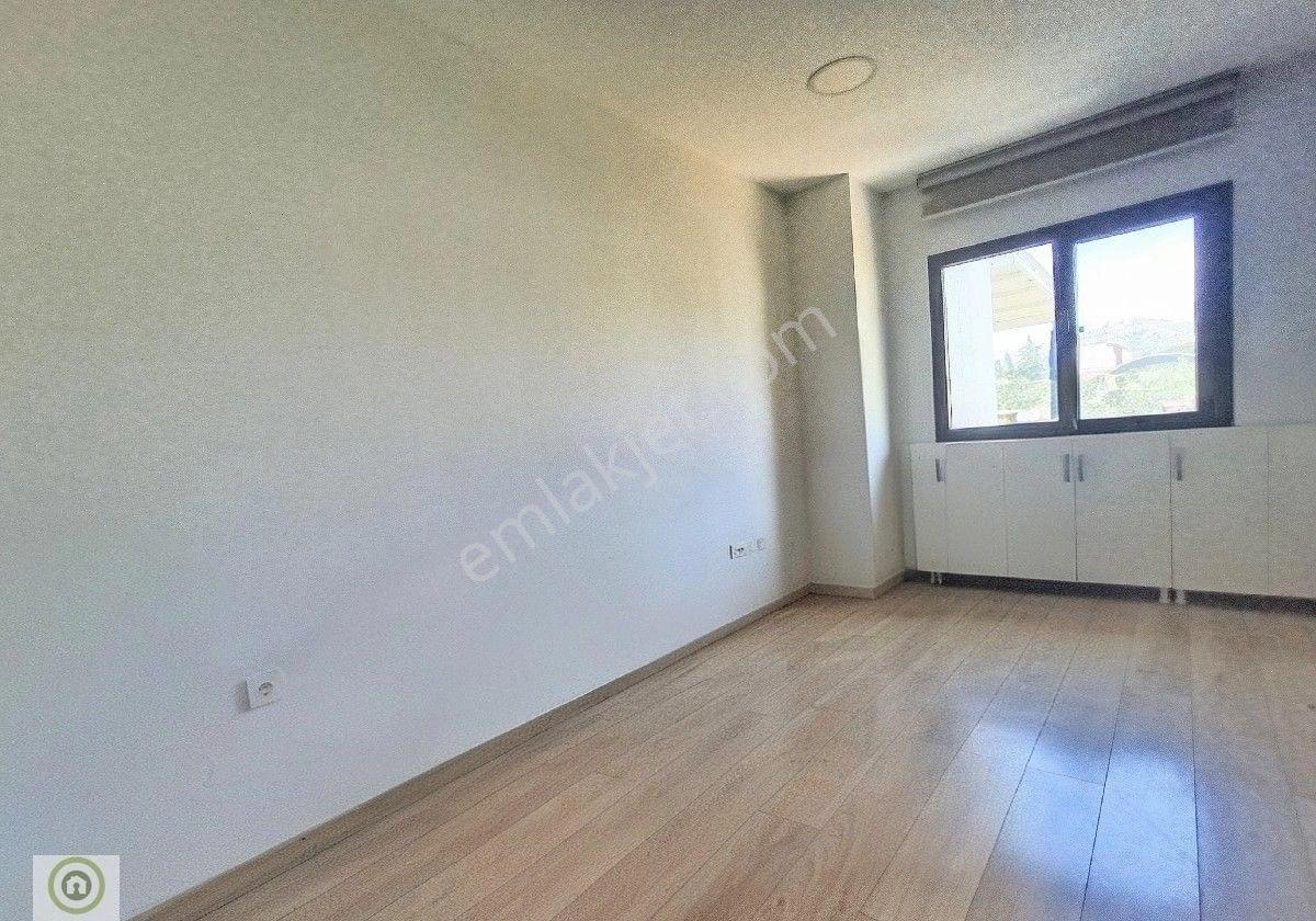 Ortakent Merkezi Anayol Cepheli Kiralık Ofis Üç Bölüm 110 M² + 42 M² Kapalı Balkon - Görsel 44