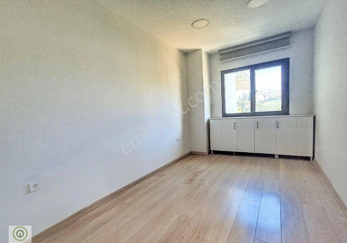 Ortakent Merkezi Anayol Cepheli Kiralık Ofis Üç Bölüm 110 M² + 42 M² Kapalı Balkon - Görsel 13