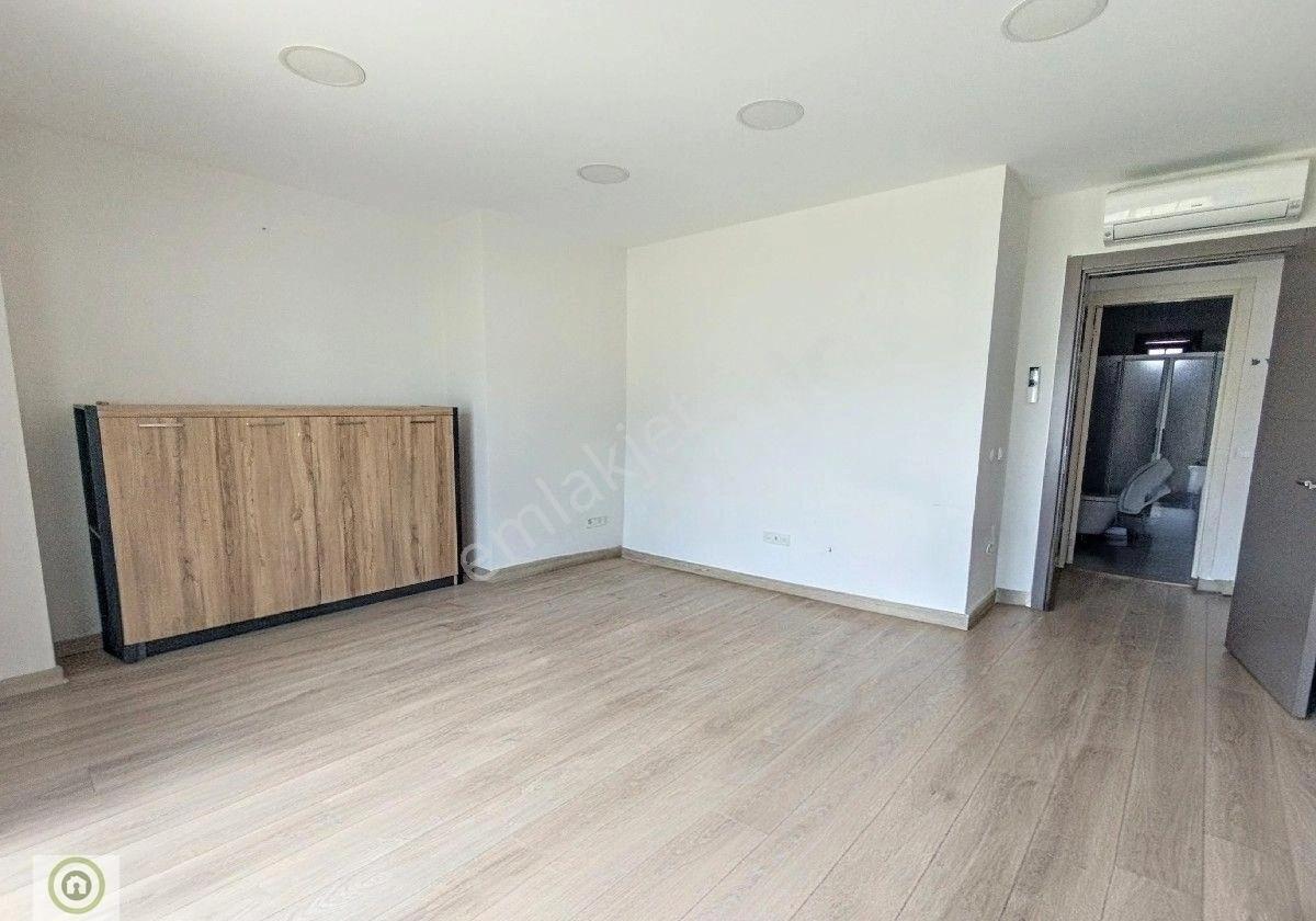 Ortakent Merkezi Anayol Cepheli Kiralık Ofis Üç Bölüm 110 M² + 42 M² Kapalı Balkon - Görsel 36