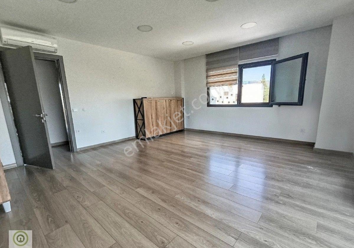 Ortakent Merkezi Anayol Cepheli Kiralık Ofis Üç Bölüm 110 M² + 42 M² Kapalı Balkon - Görsel 11